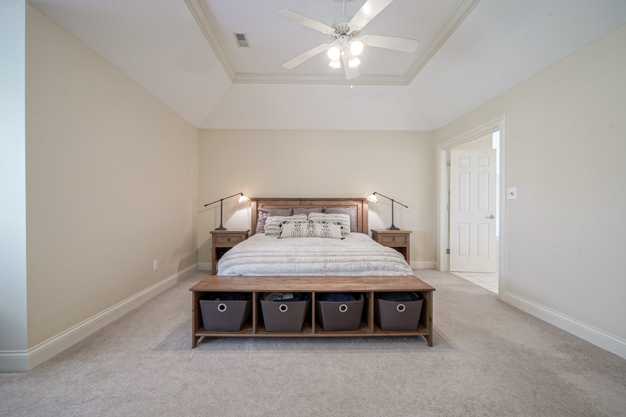 910 Twelve Oaks