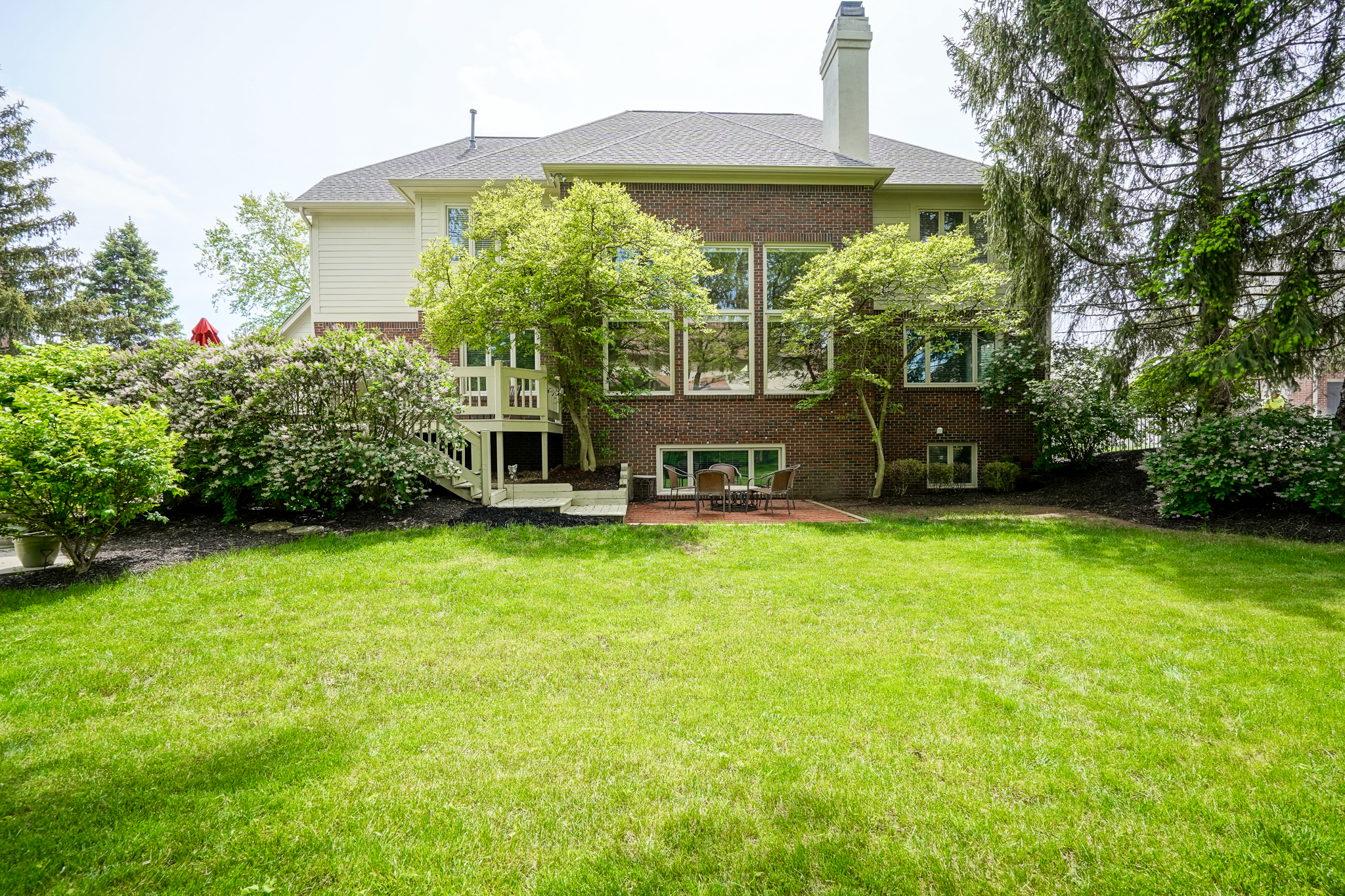 910 Twelve Oaks