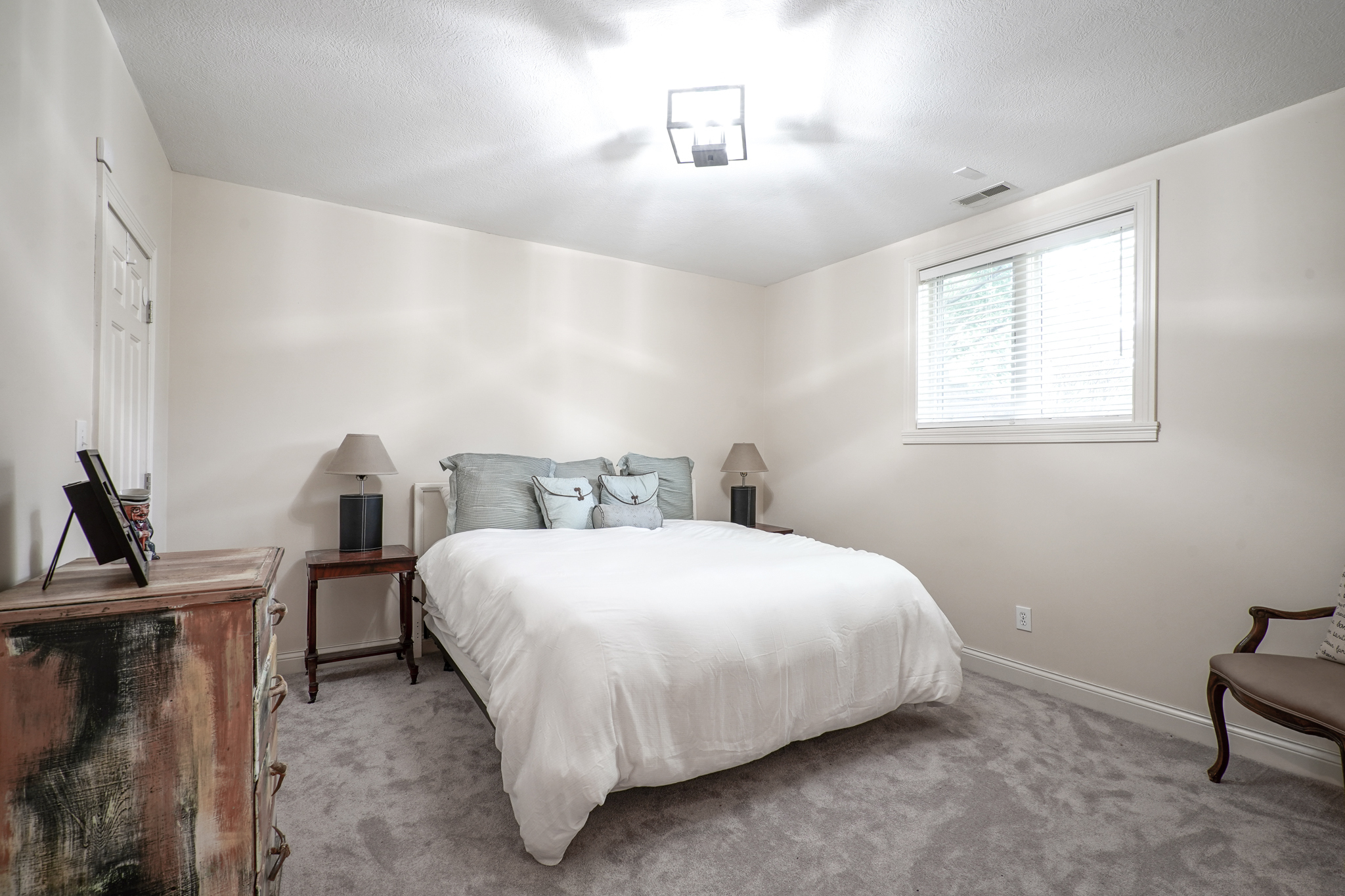 910 Twelve Oaks