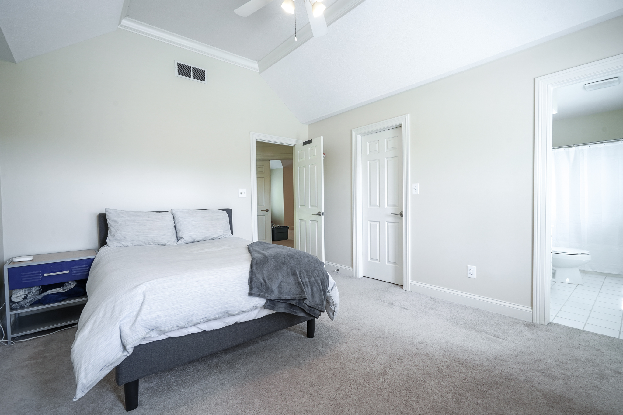 910 Twelve Oaks