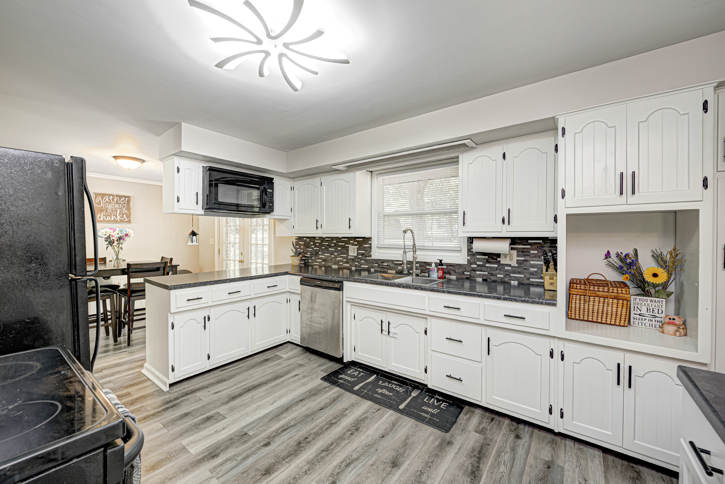 1333 N Nursery Road