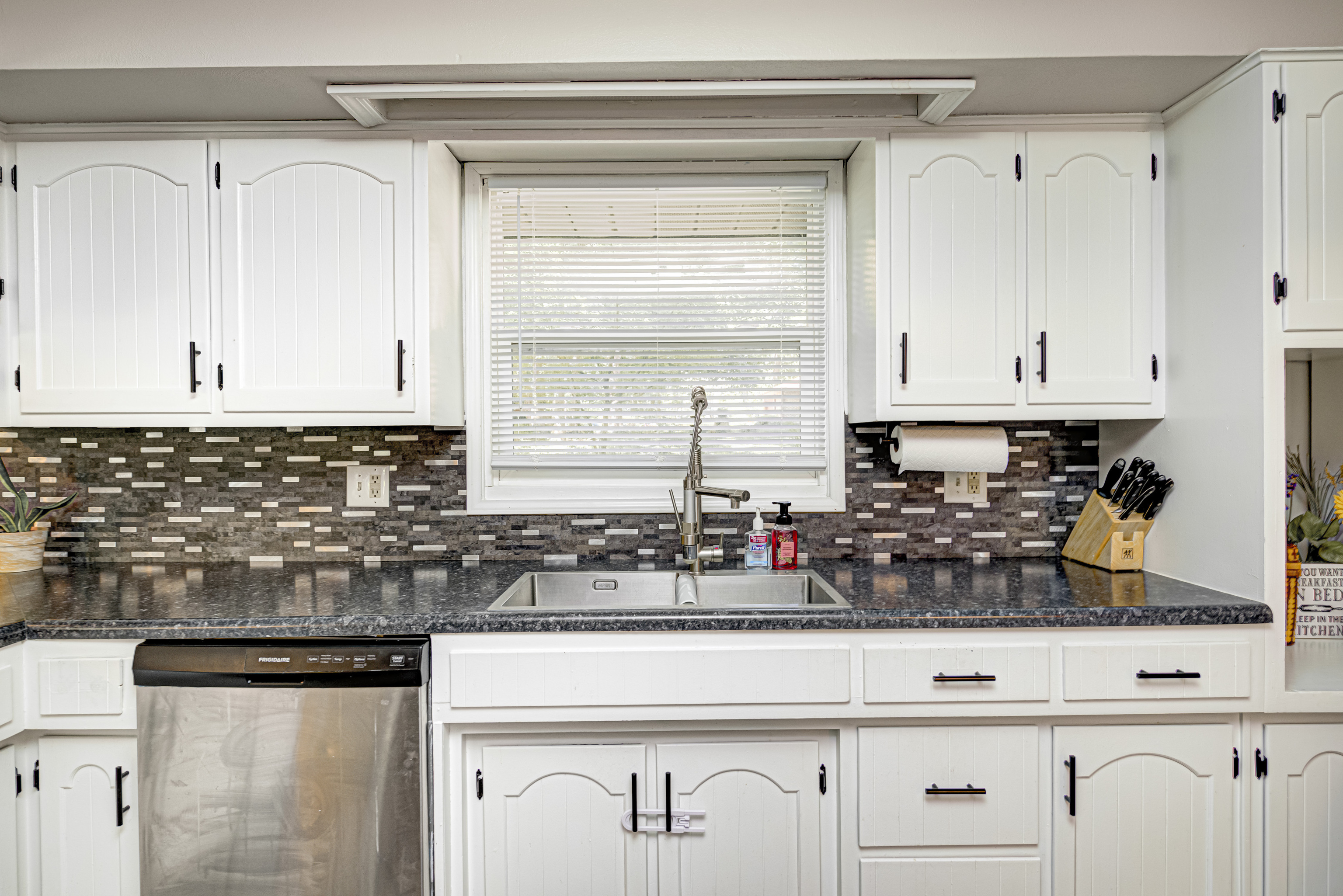 1333 N Nursery Road
