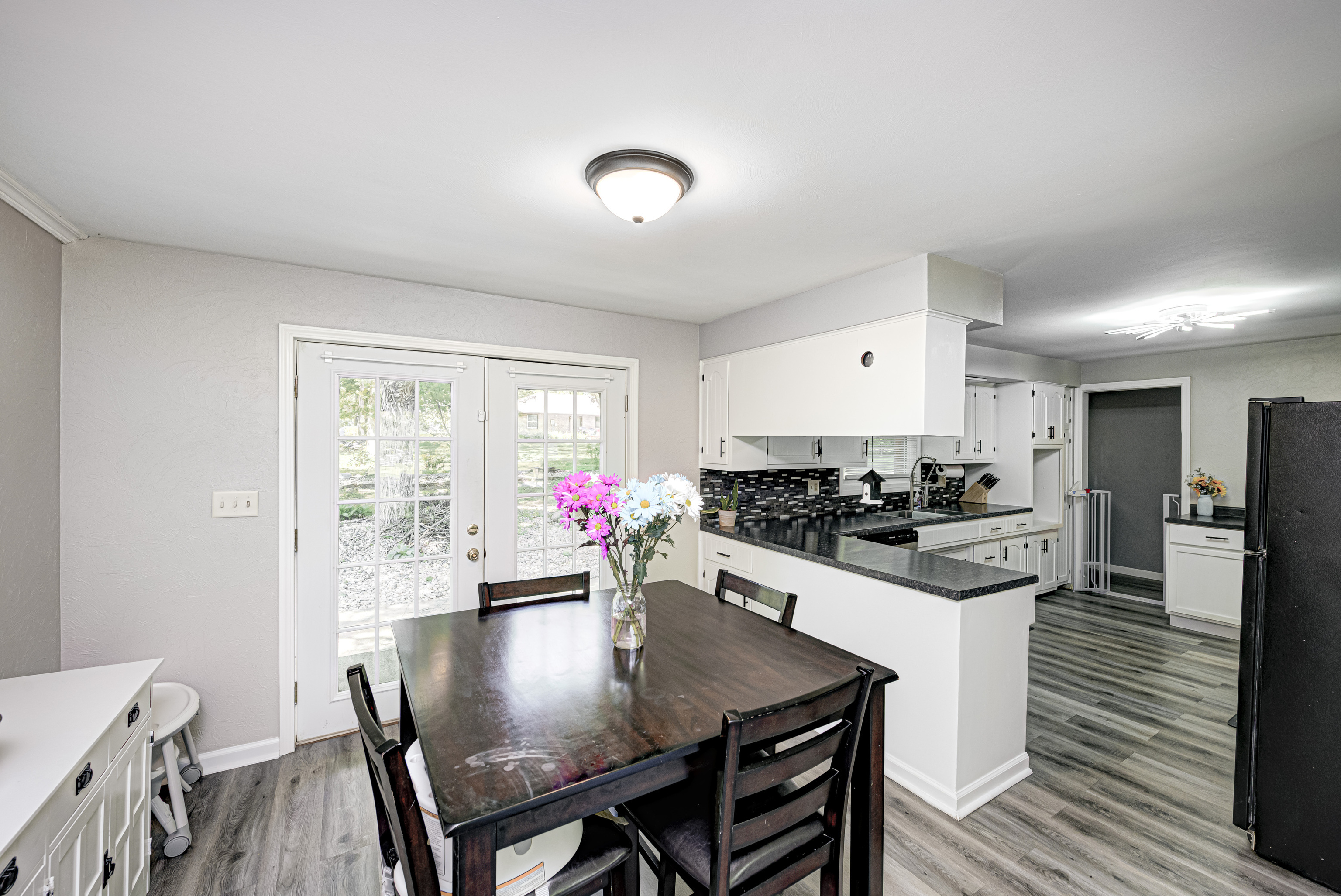 1333 N Nursery Road