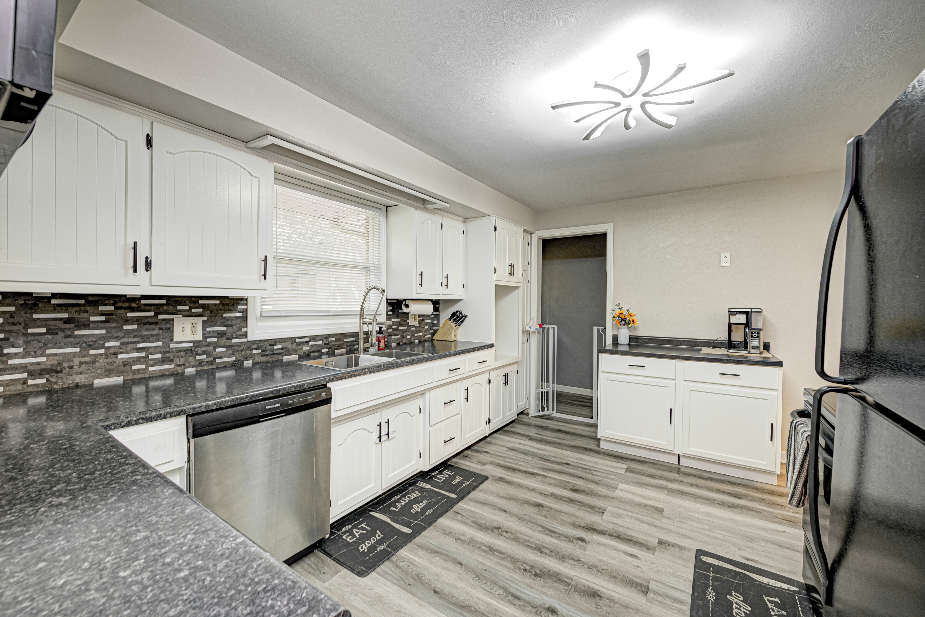 1333 N Nursery Road
