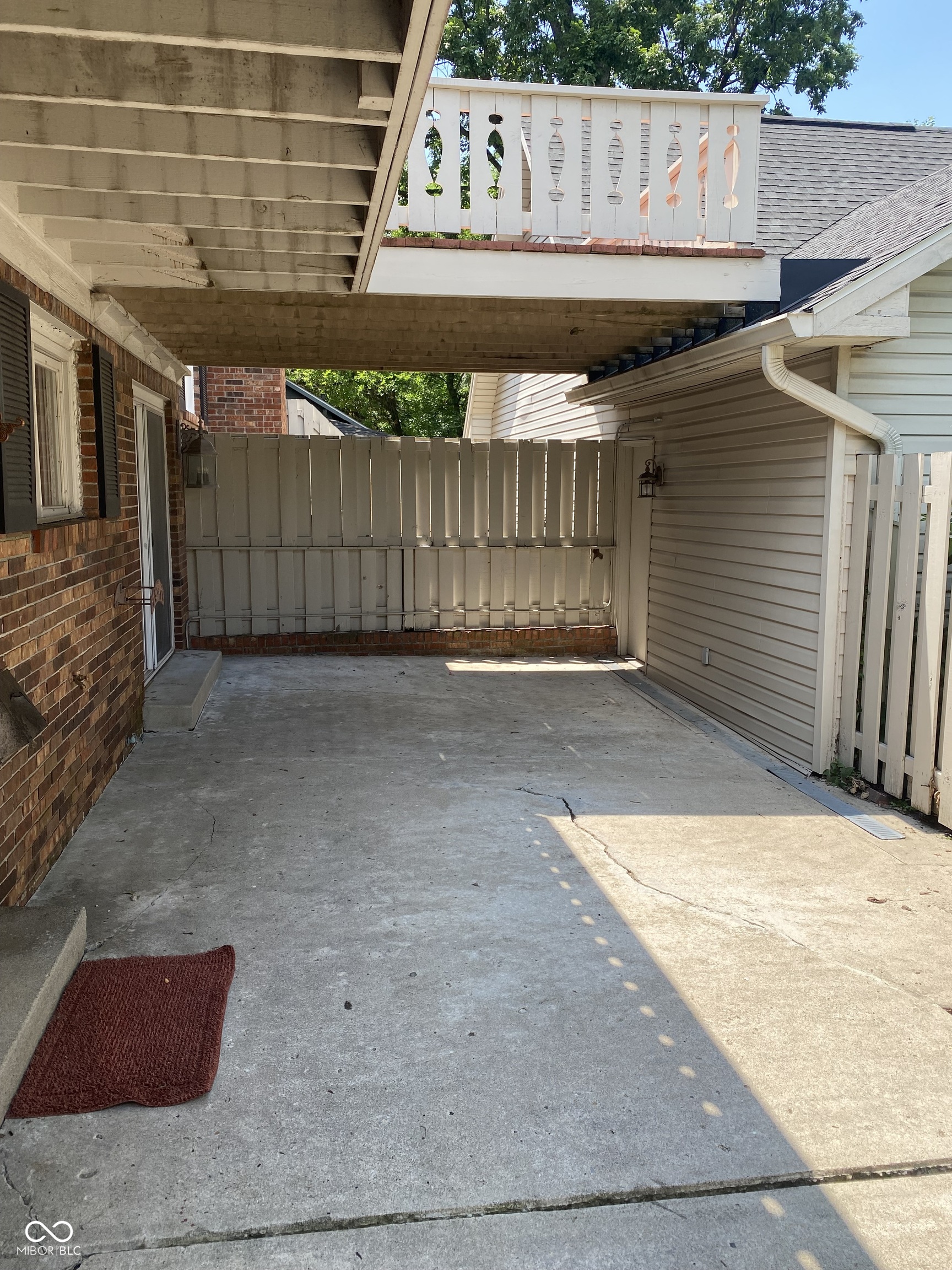 2824 Lake Forest Drive