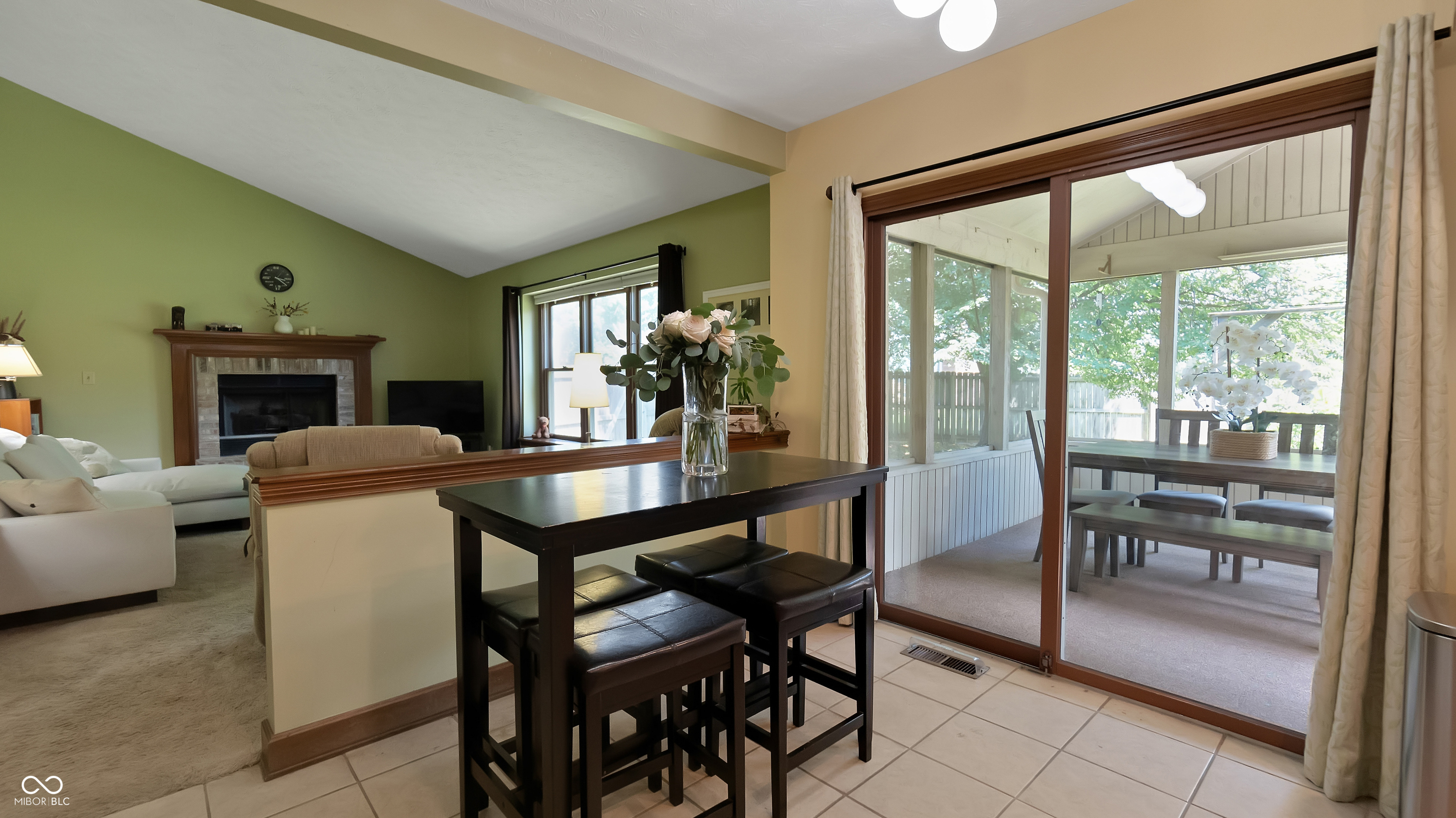 803 Meadow Crescent