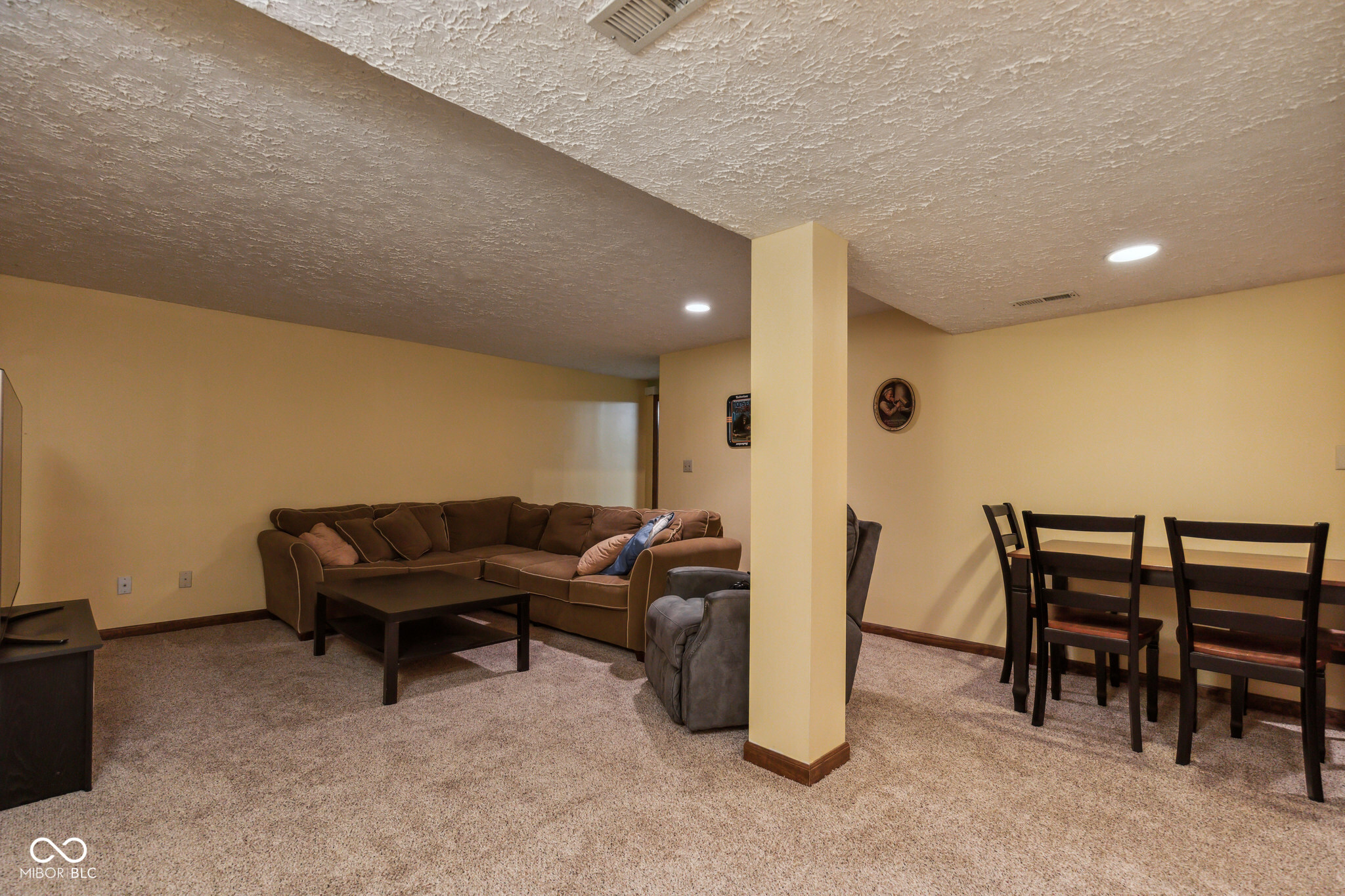 803 Meadow Crescent