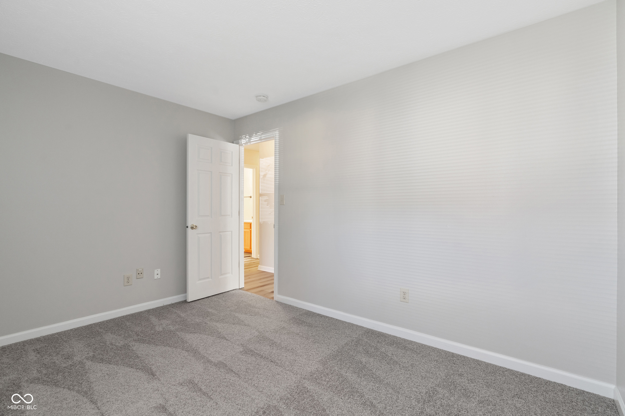2033 W 65th Street