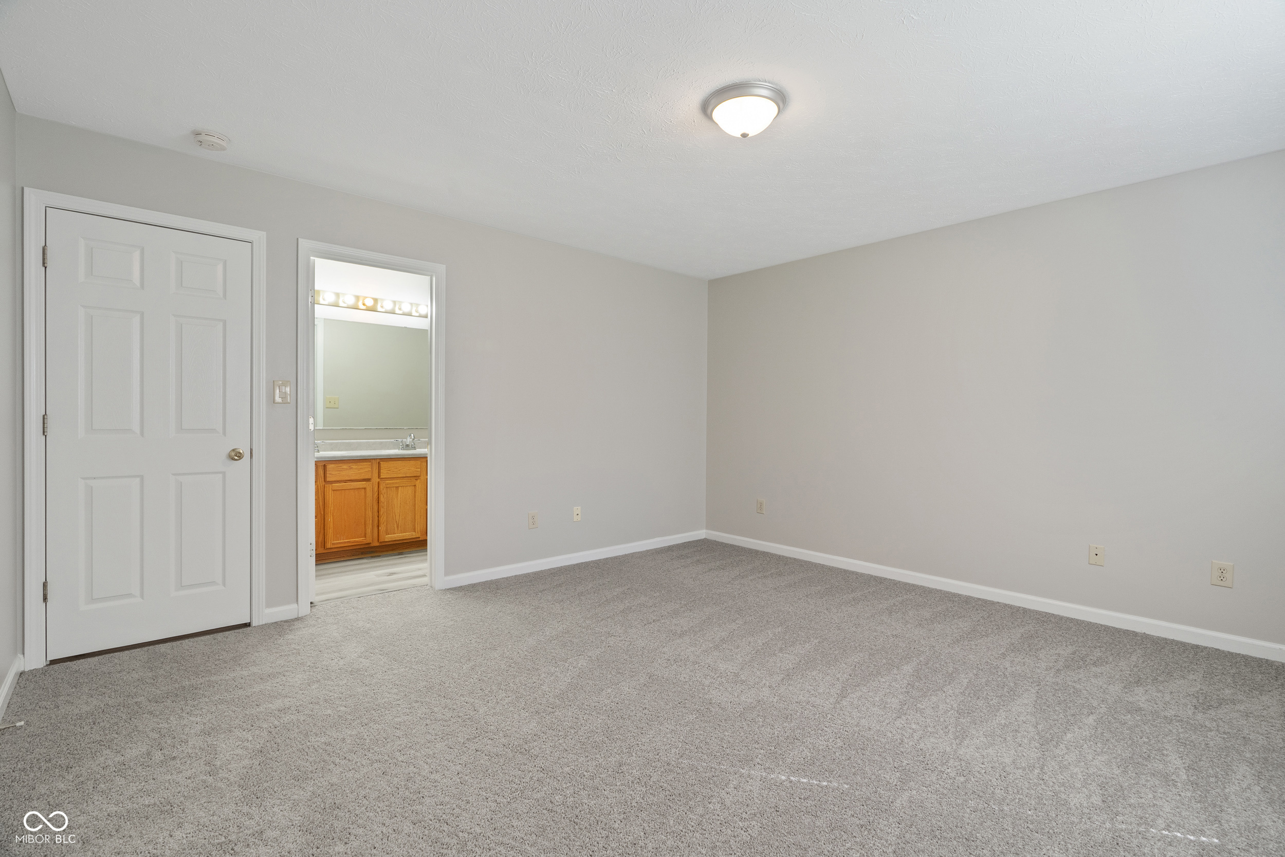 2033 W 65th Street