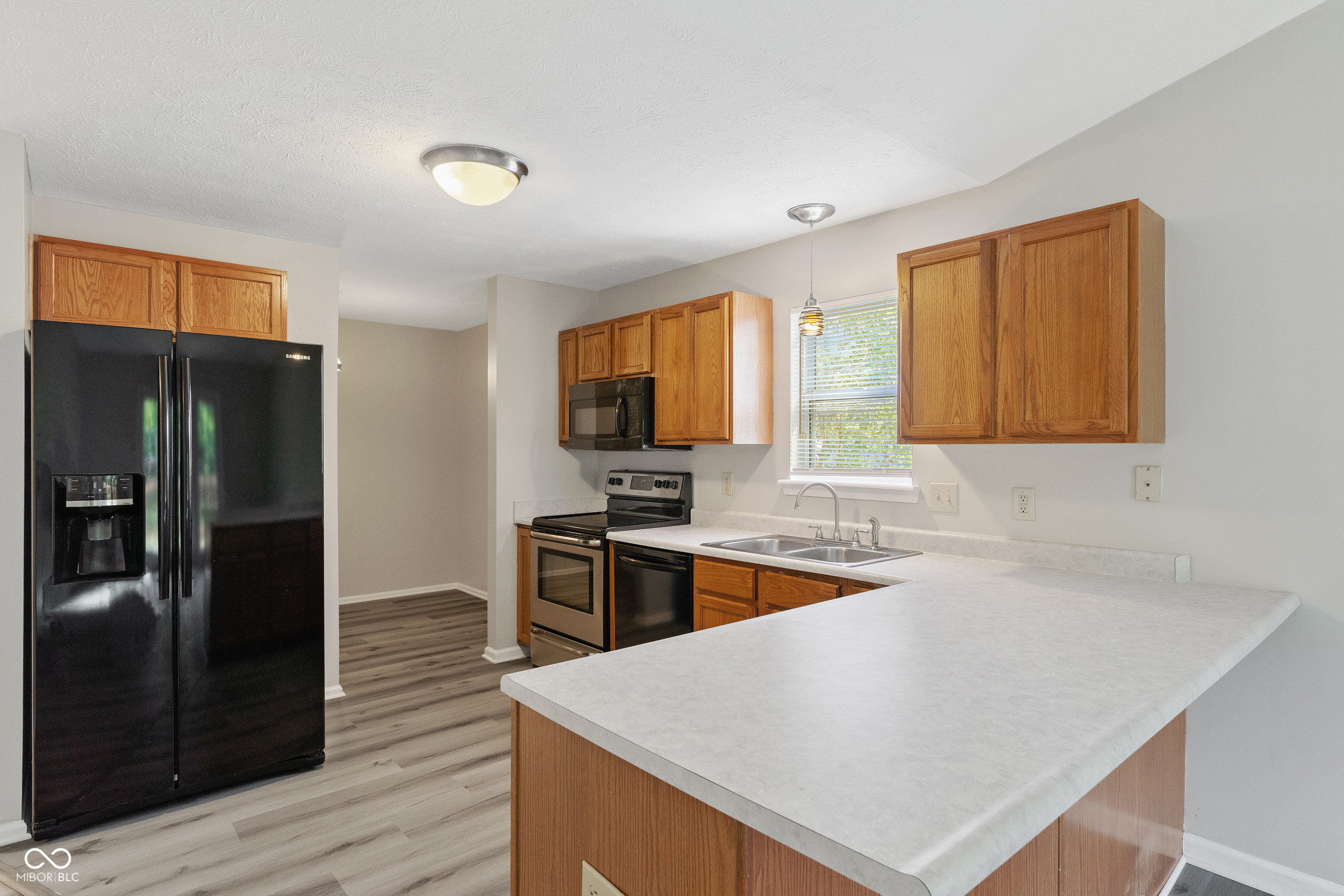 2033 W 65th Street