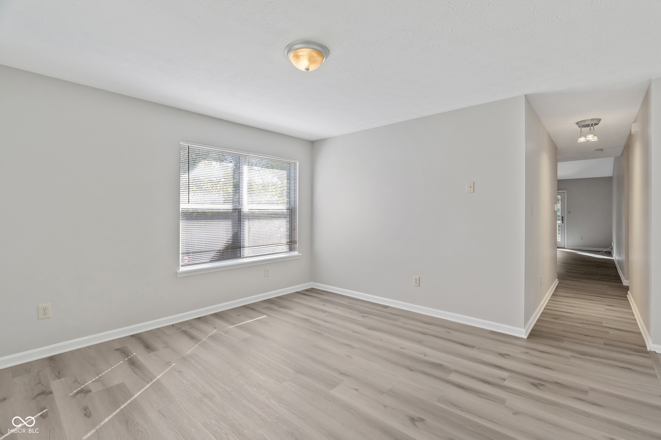 2033 W 65th Street