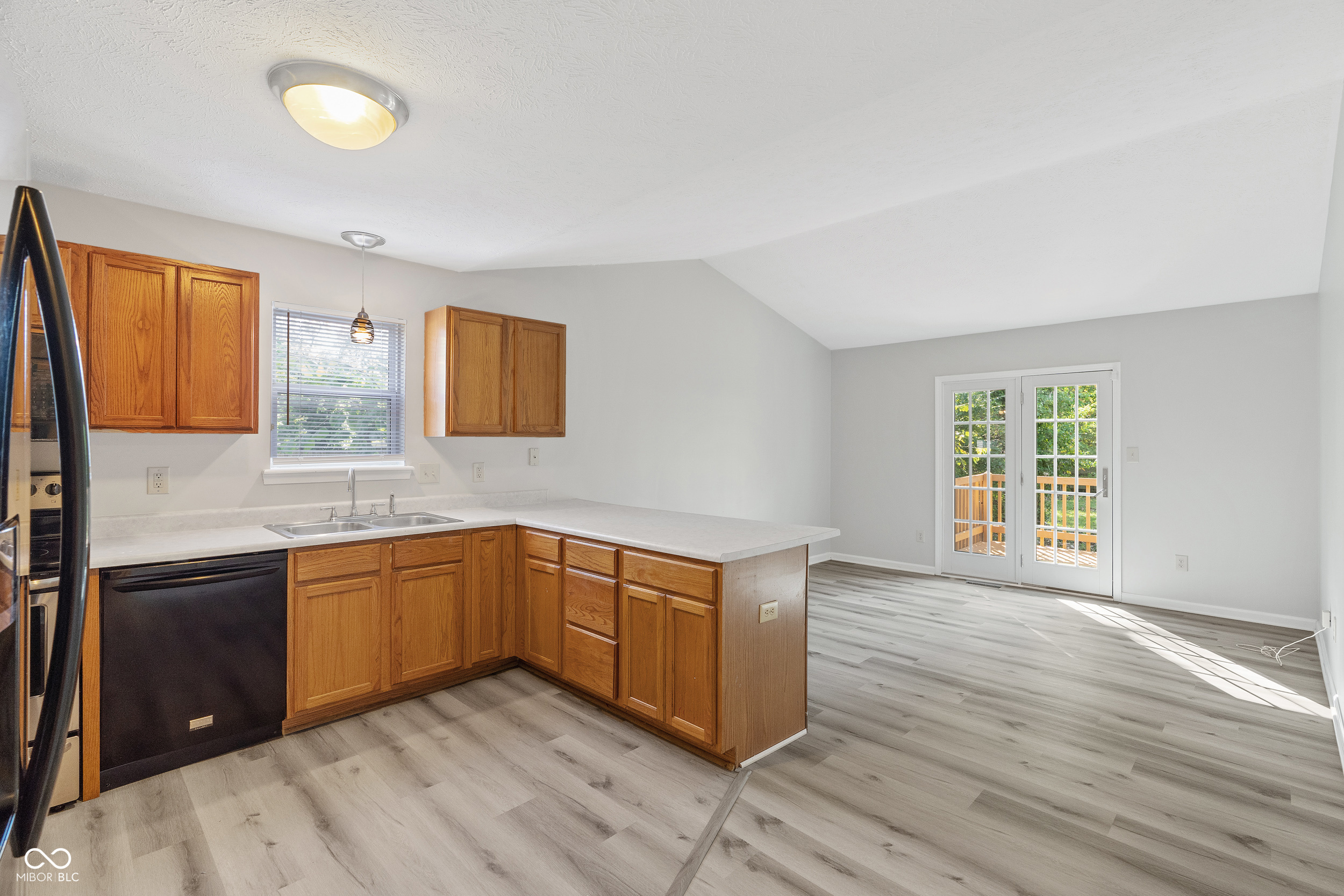 2033 W 65th Street