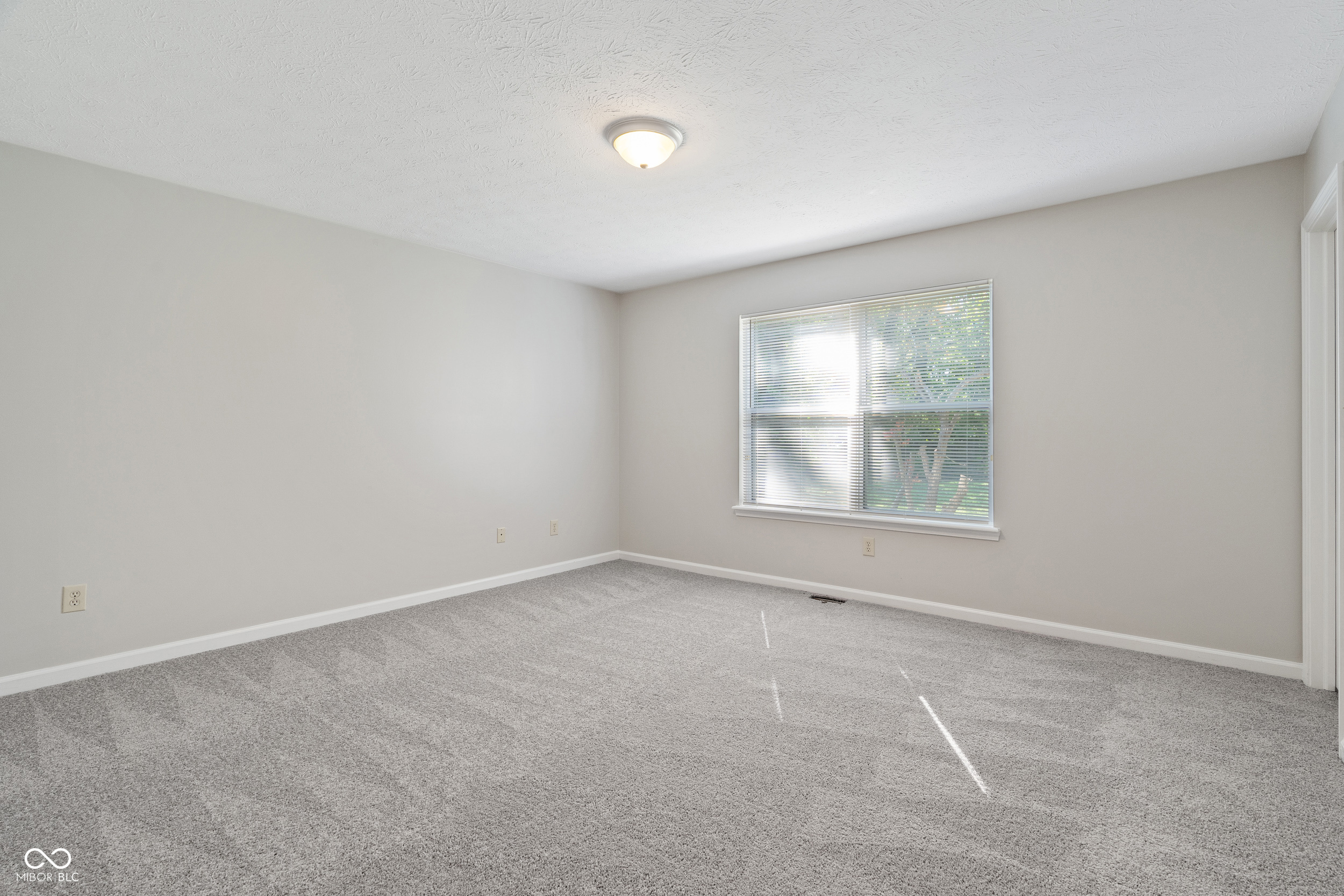 2033 W 65th Street