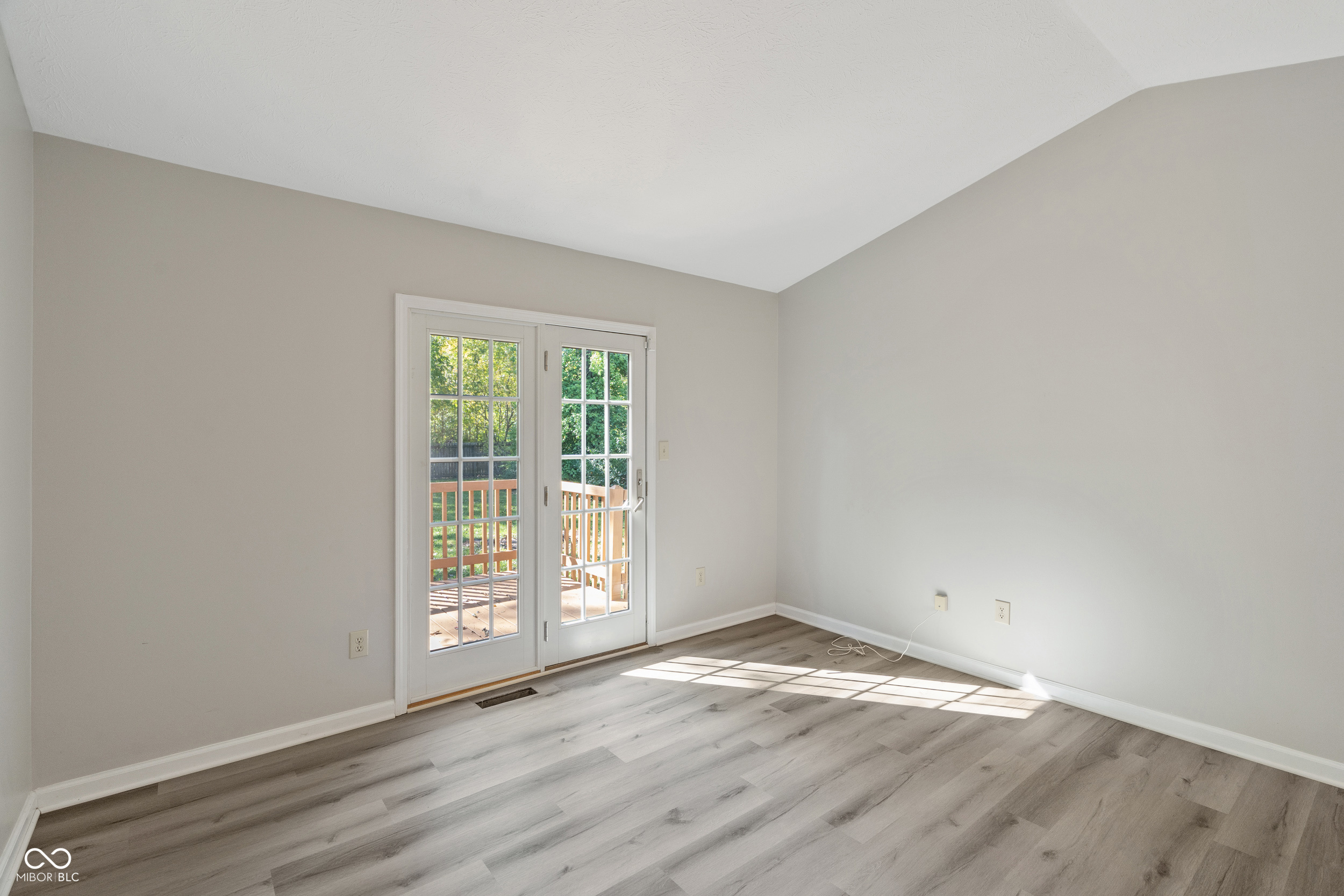 2033 W 65th Street