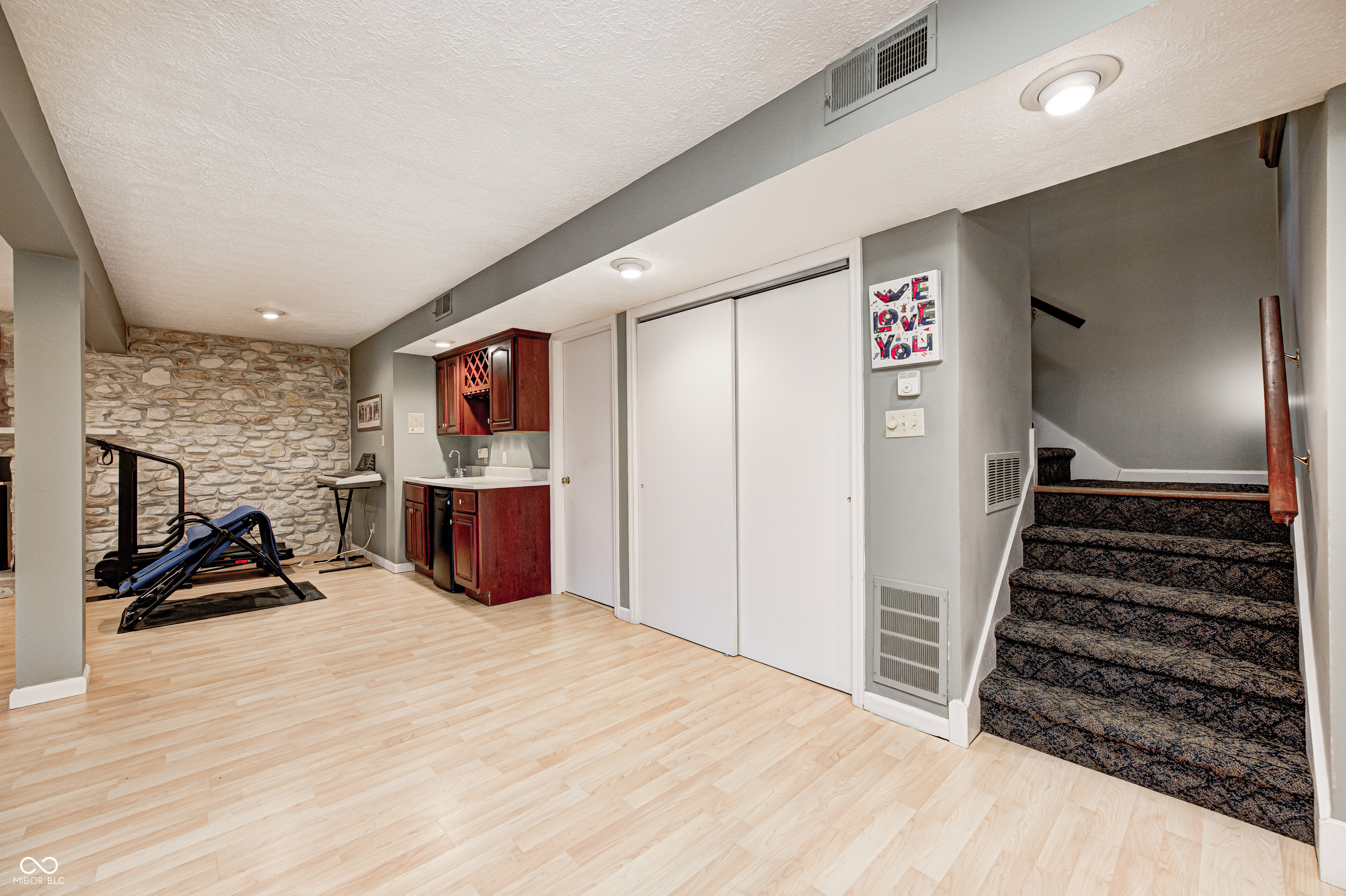 3305 Bay Point Drive