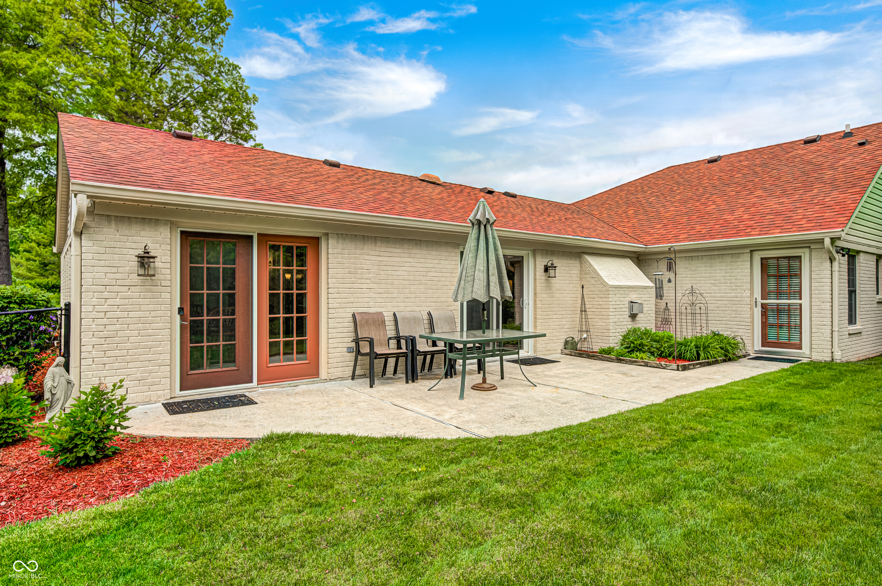 8005 Hilltop Lane