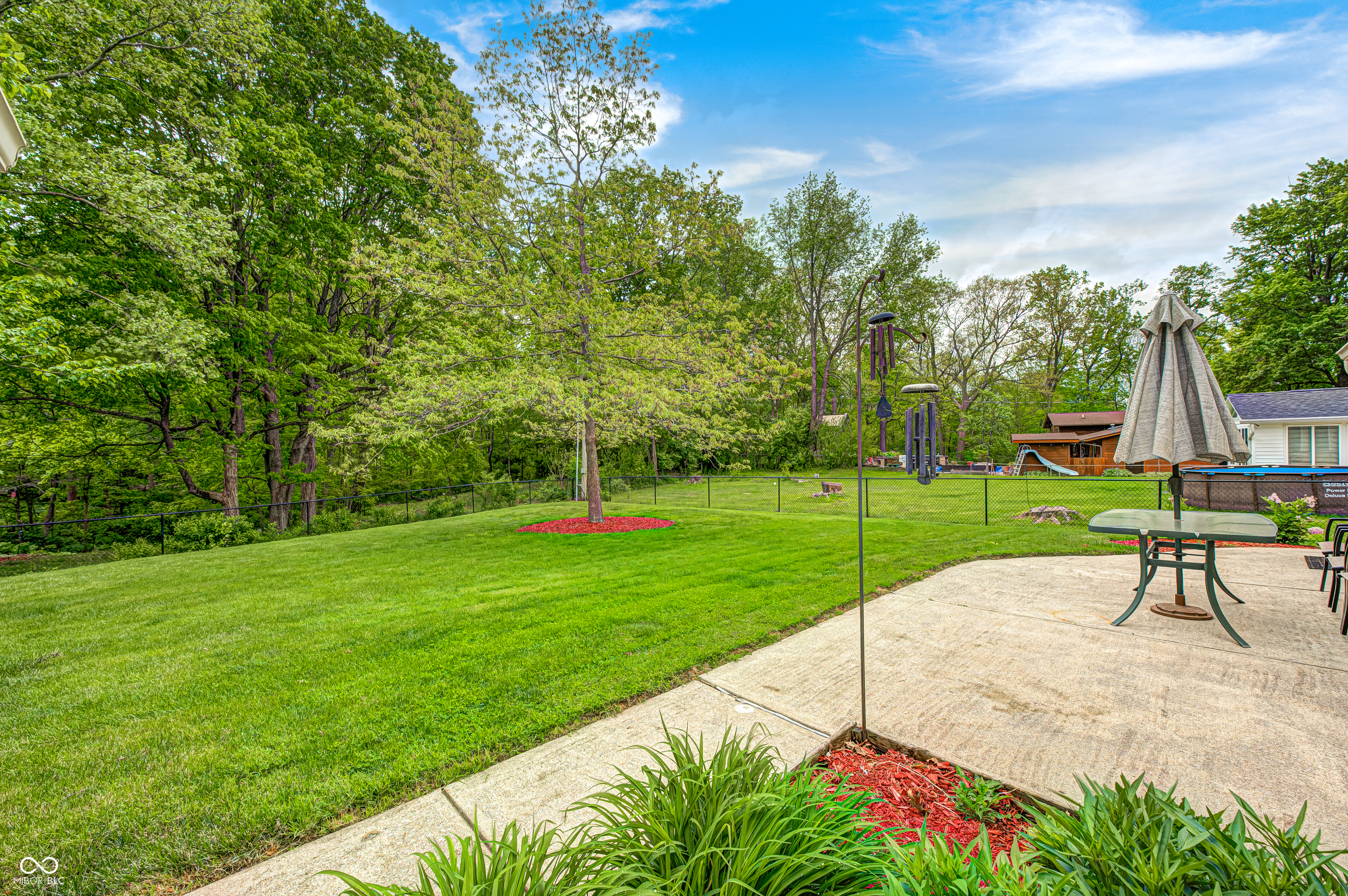 8005 Hilltop Lane