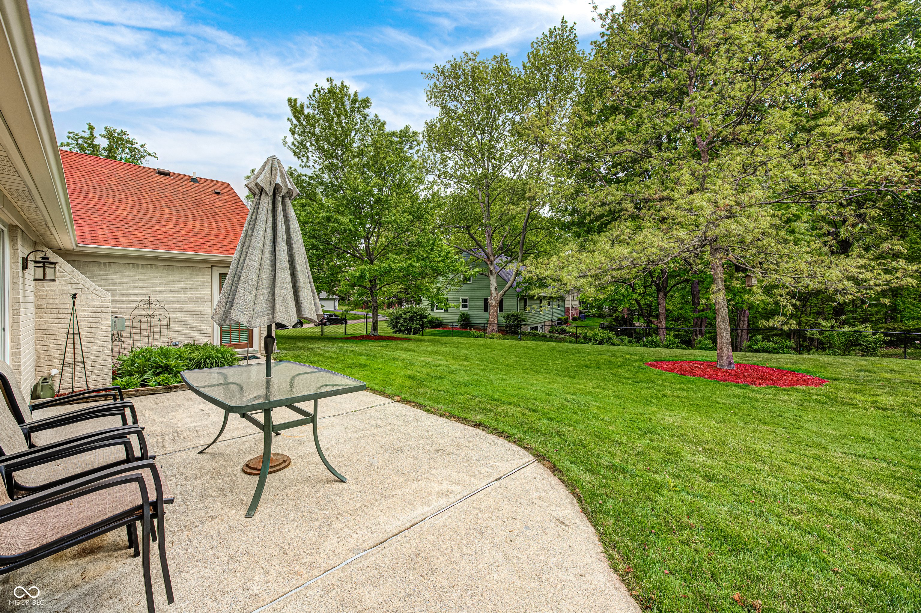 8005 Hilltop Lane