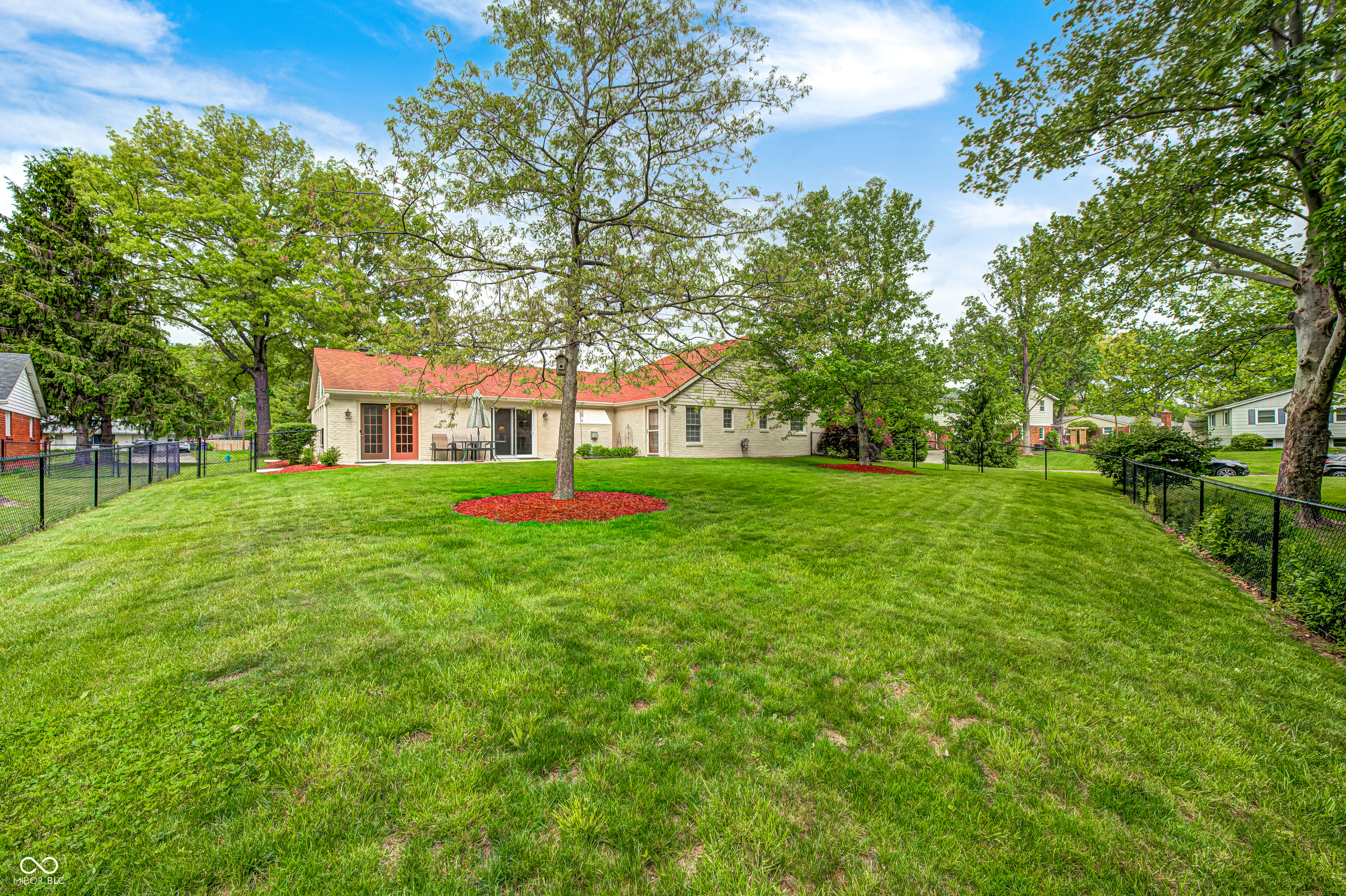 8005 Hilltop Lane
