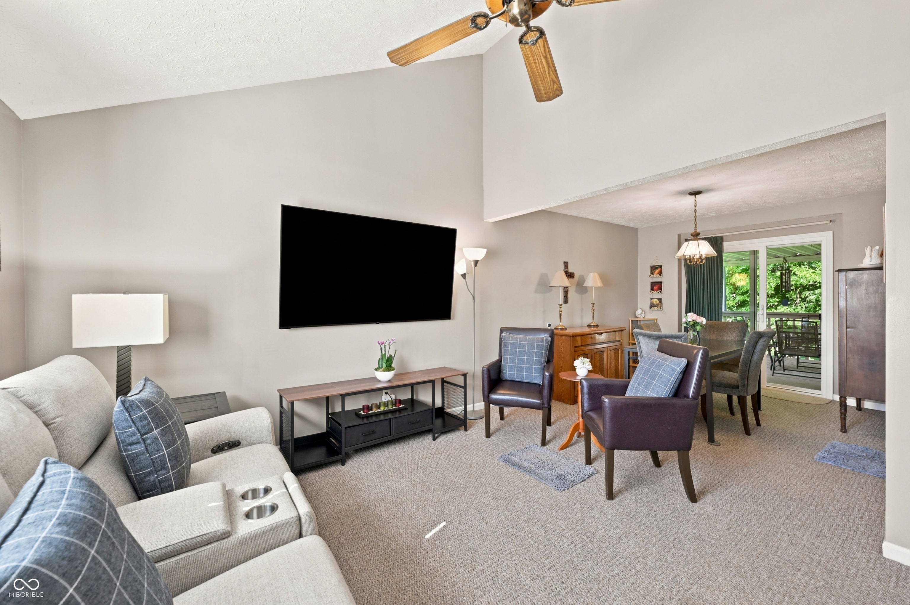 8968 Sunglow Court