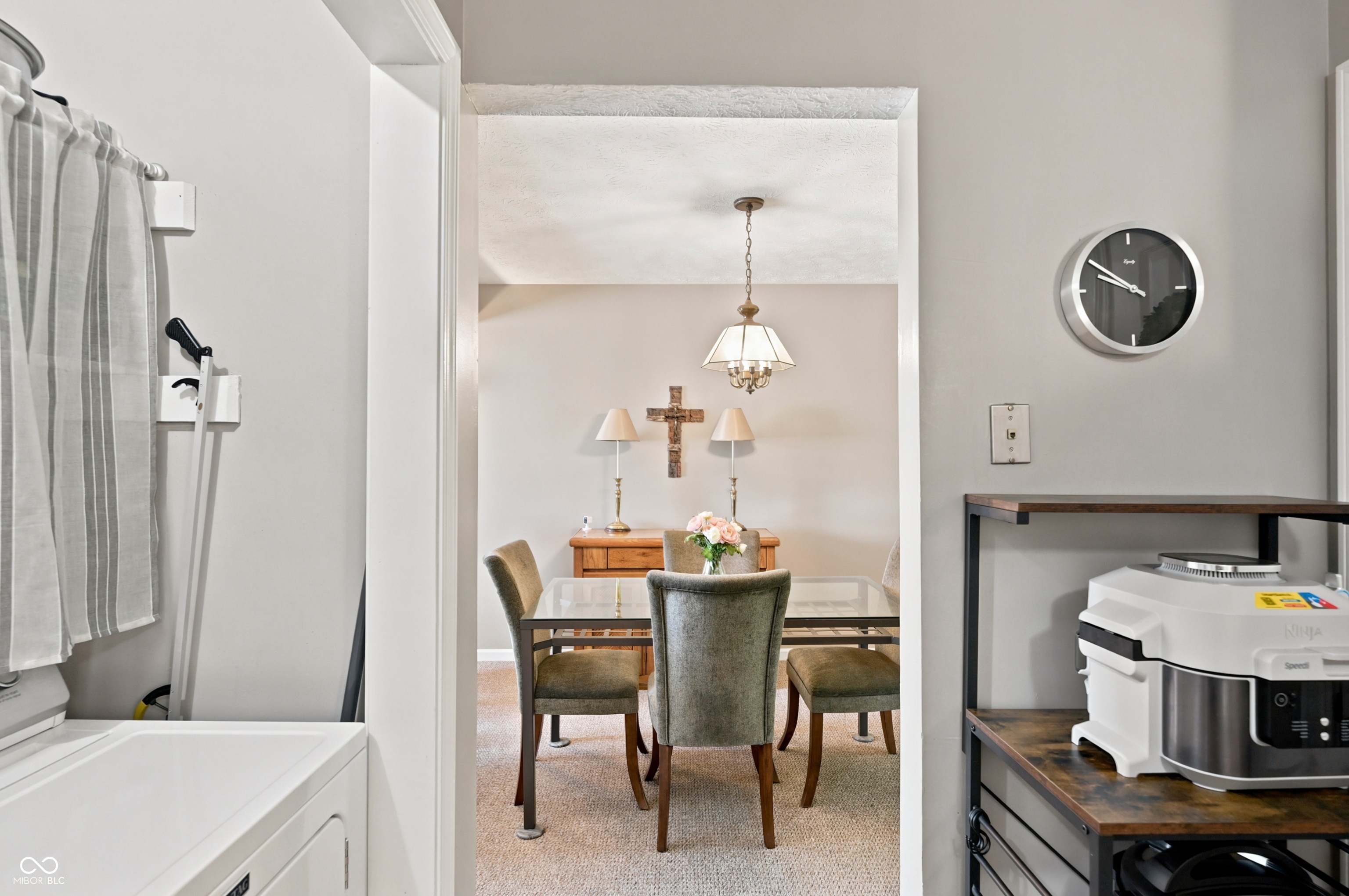 8968 Sunglow Court
