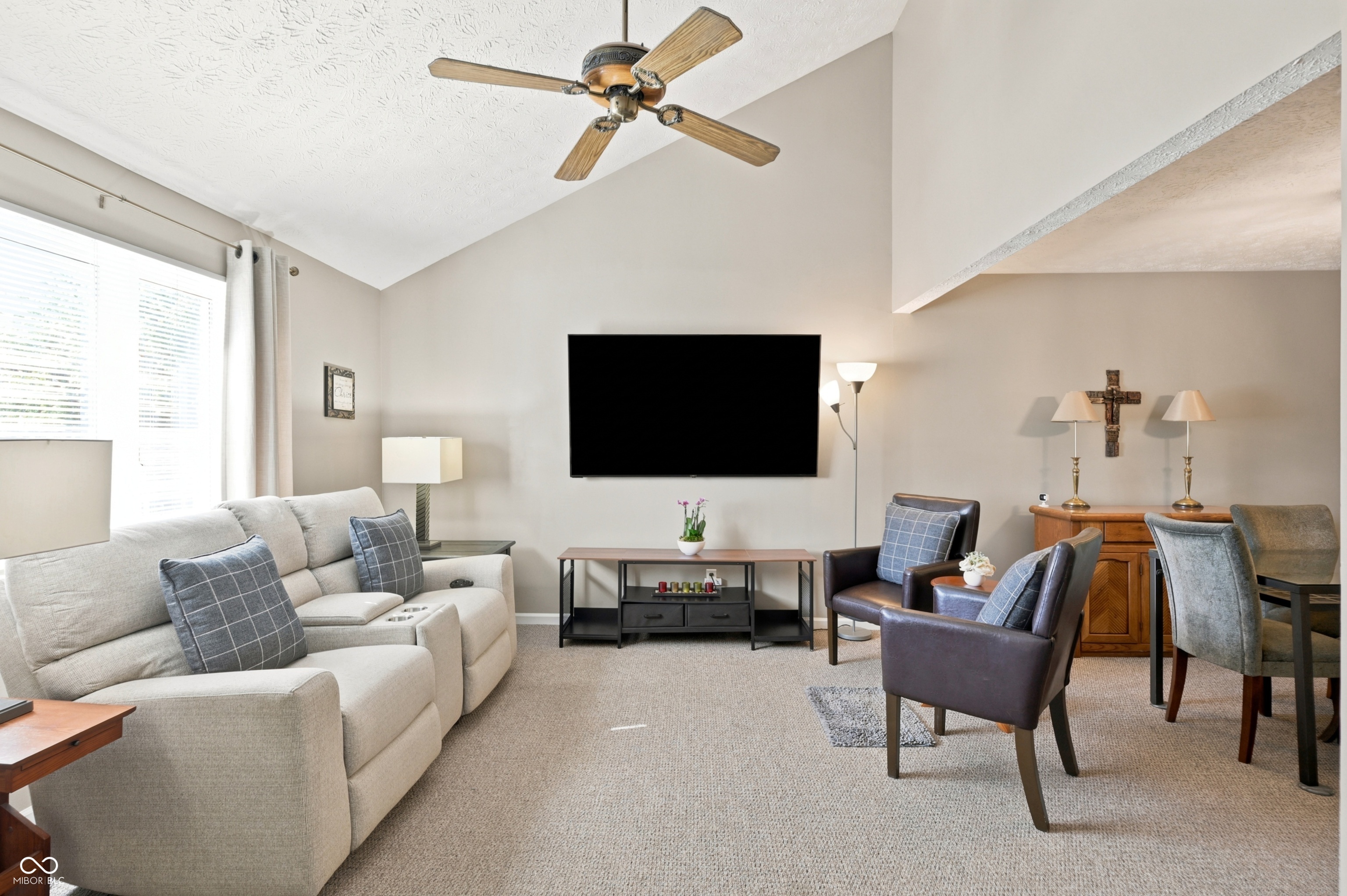 8968 Sunglow Court
