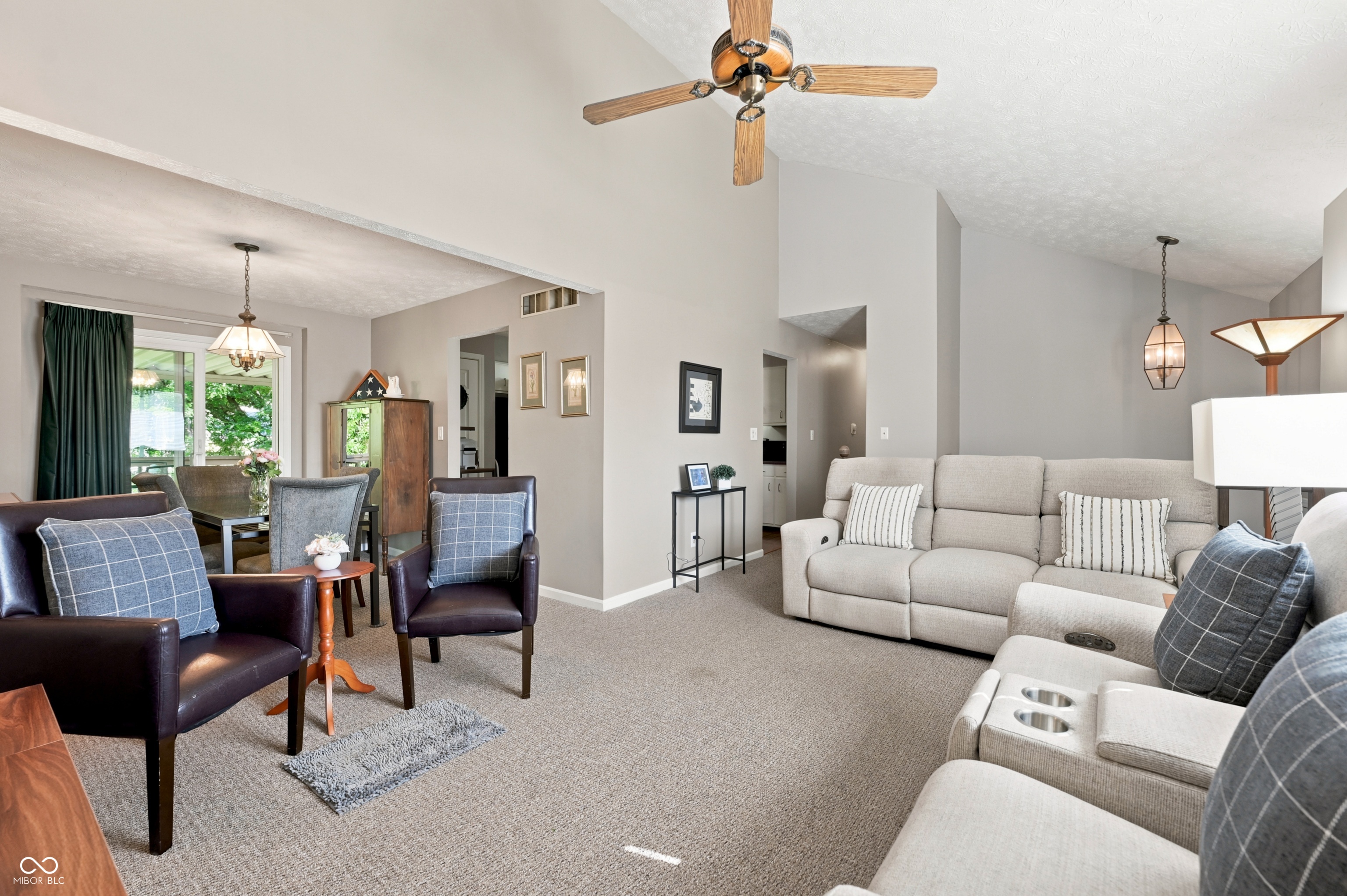 8968 Sunglow Court