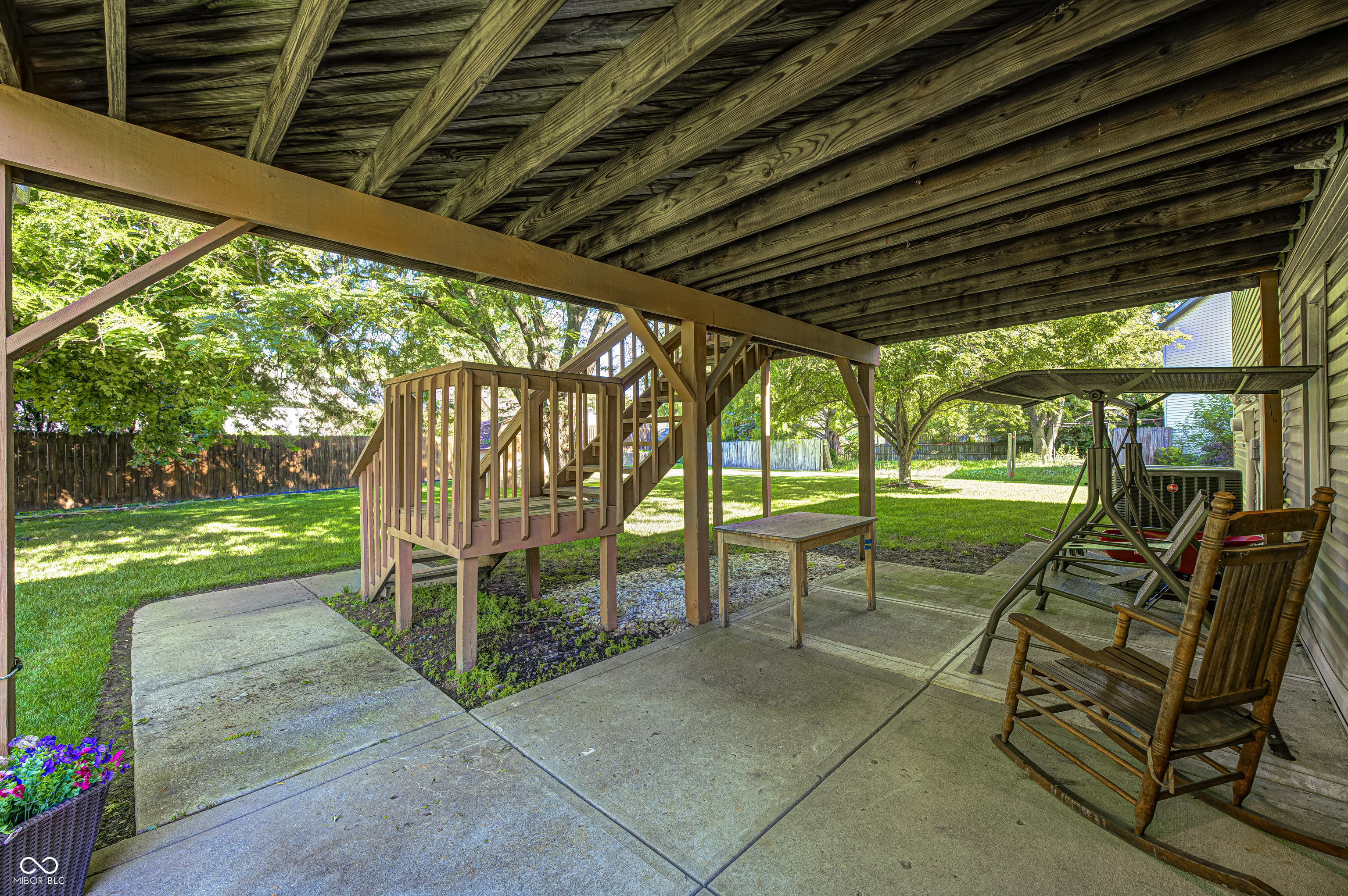 8968 Sunglow Court