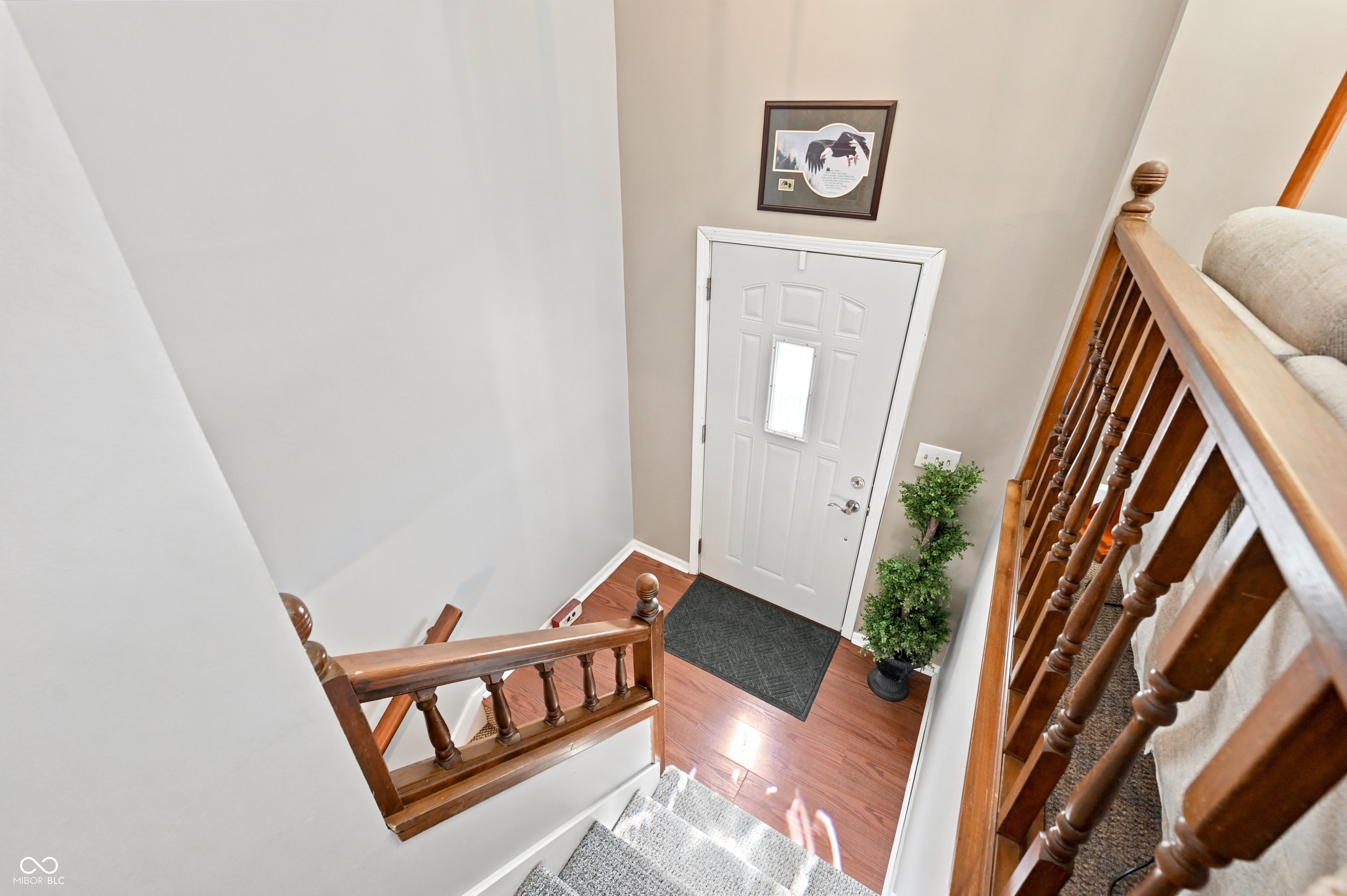 8968 Sunglow Court