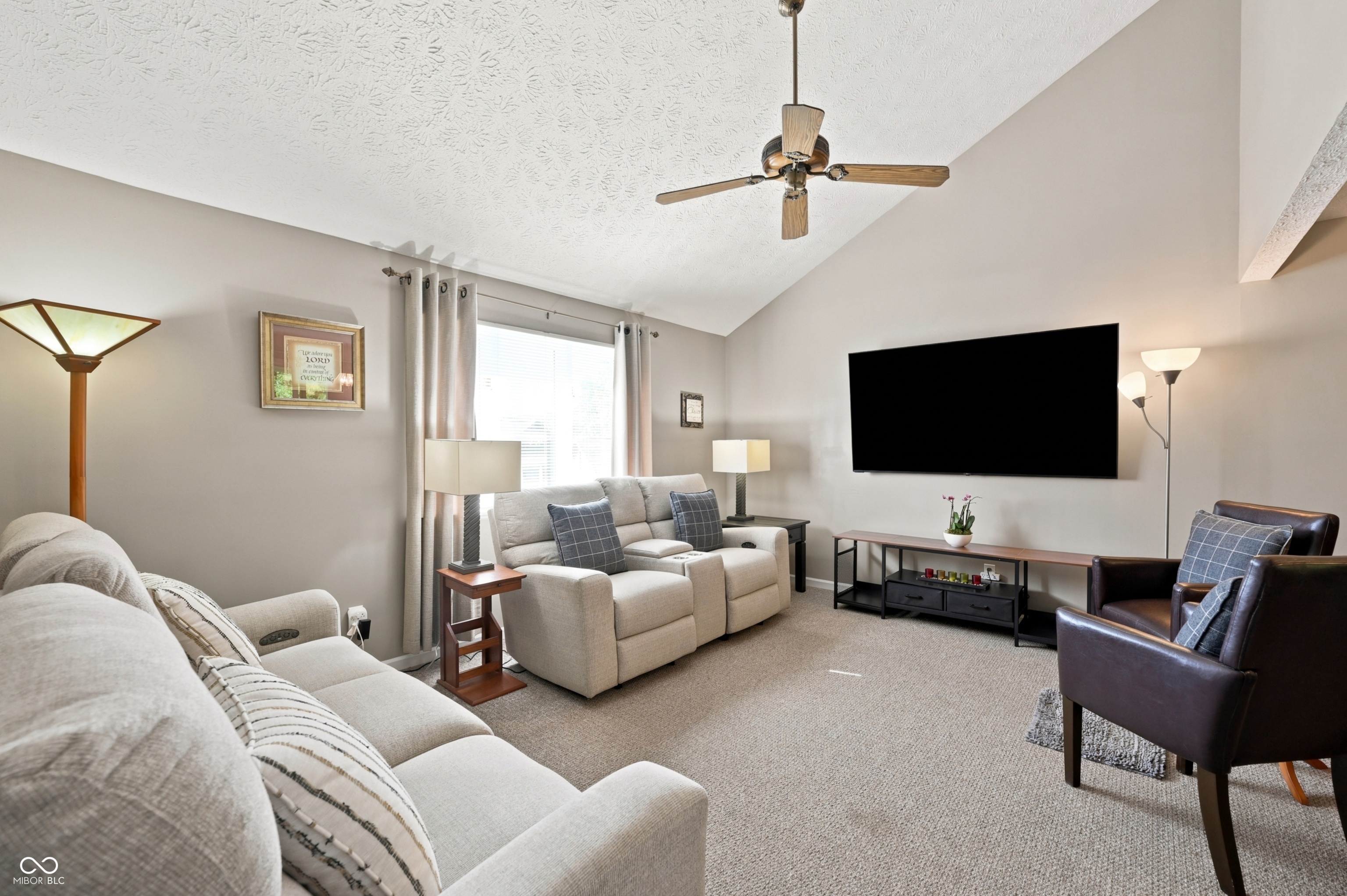 8968 Sunglow Court