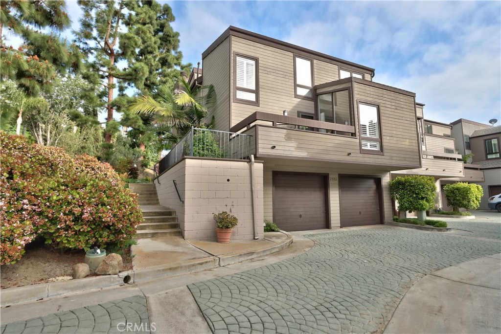 23782 Hillhurst Drive 3