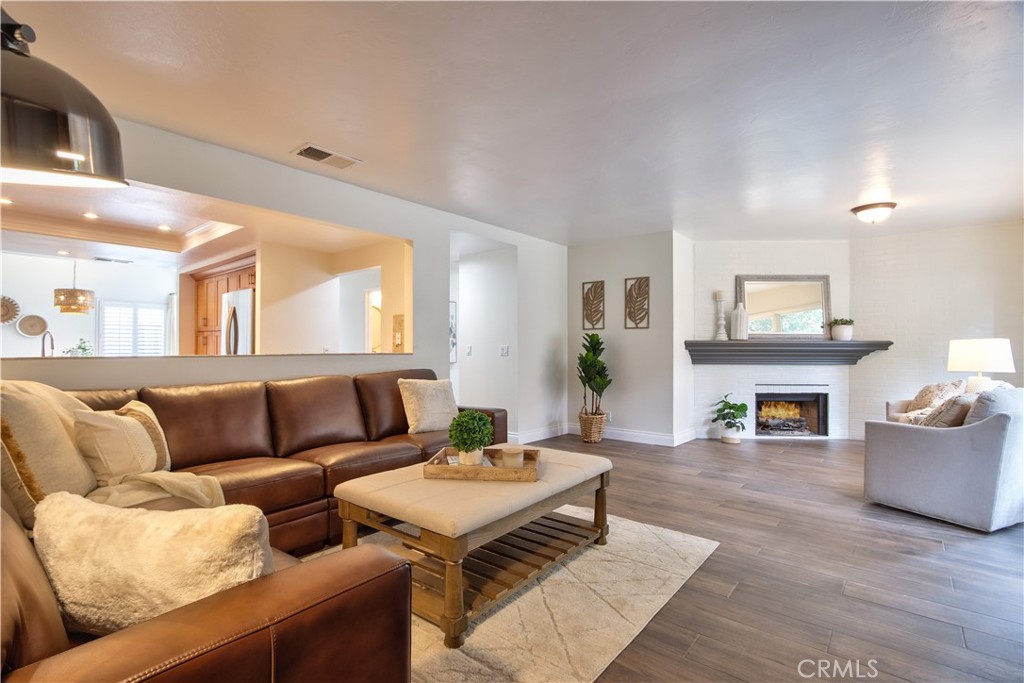 23782 Hillhurst Drive 3