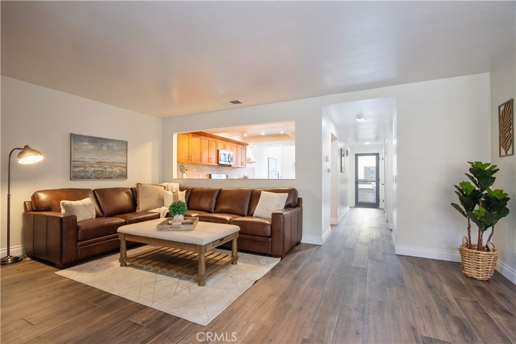 23782 Hillhurst Drive 3