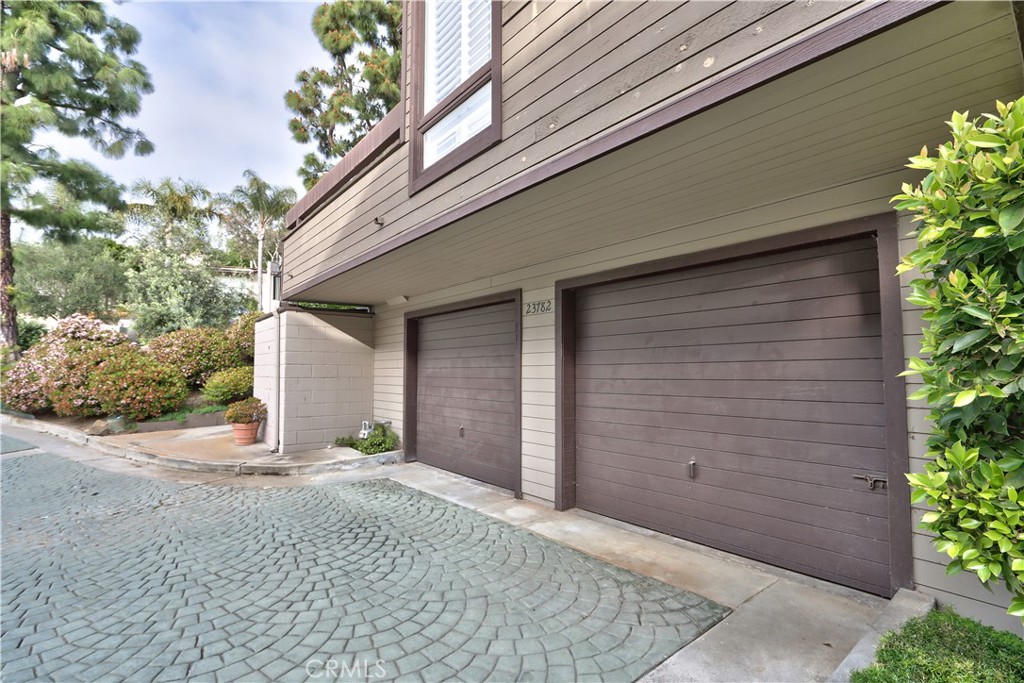 23782 Hillhurst Drive 3