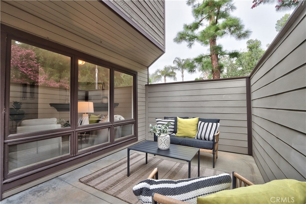 23782 Hillhurst Drive 3