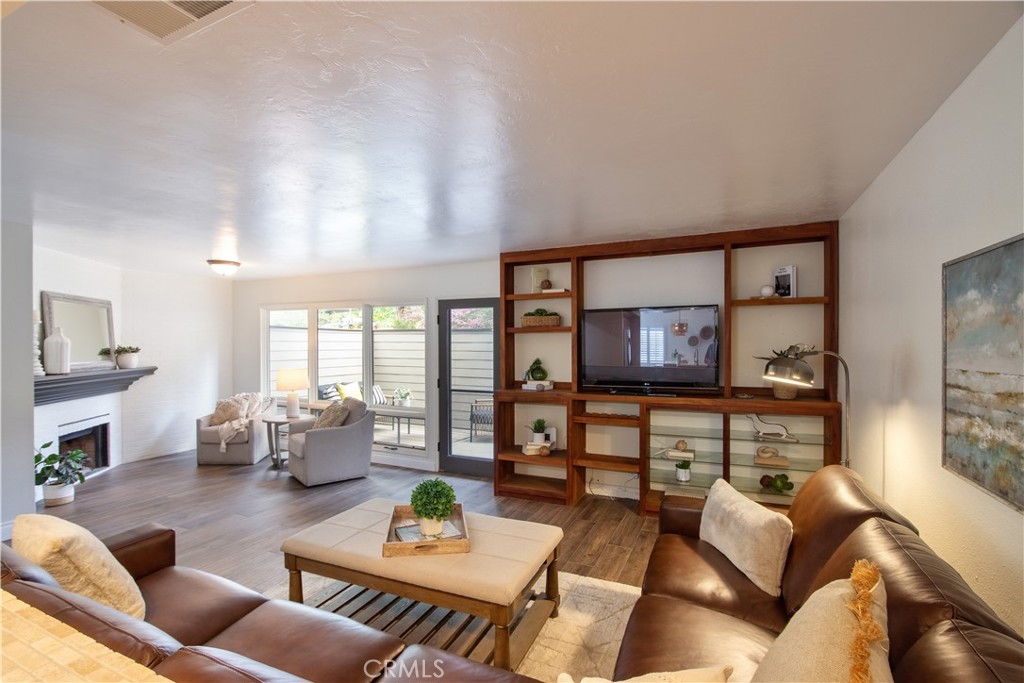 23782 Hillhurst Drive 3