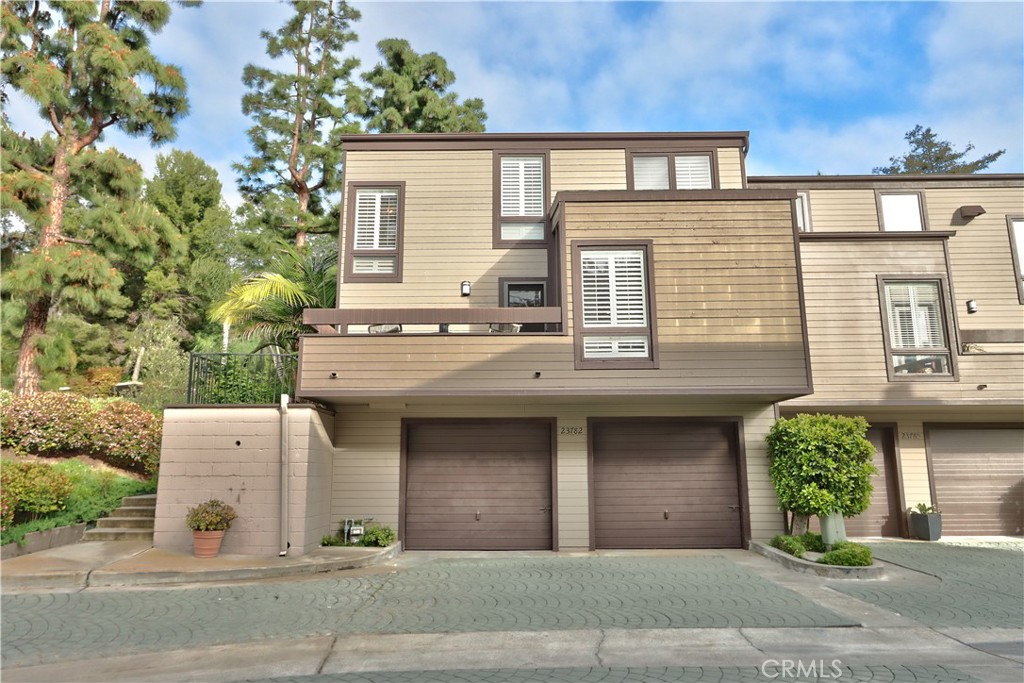 23782 Hillhurst Drive 3