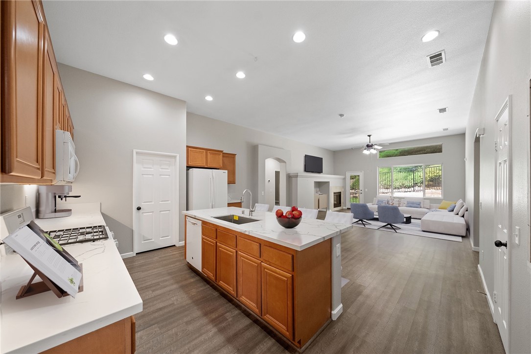 24898 Sunset Vista Avenue