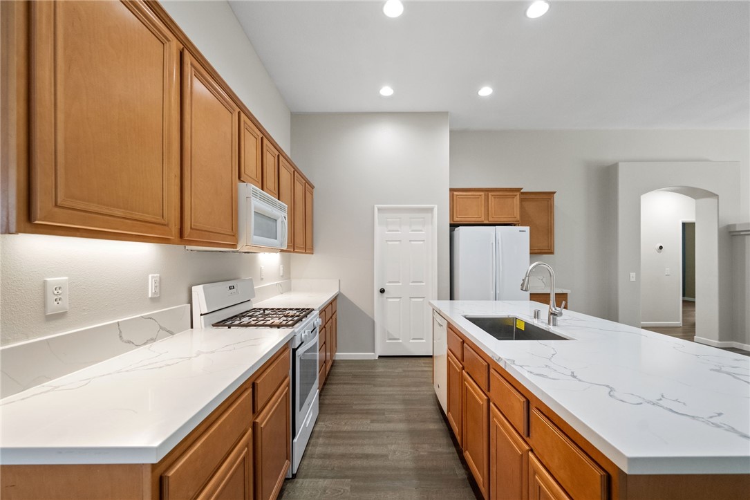 24898 Sunset Vista Avenue