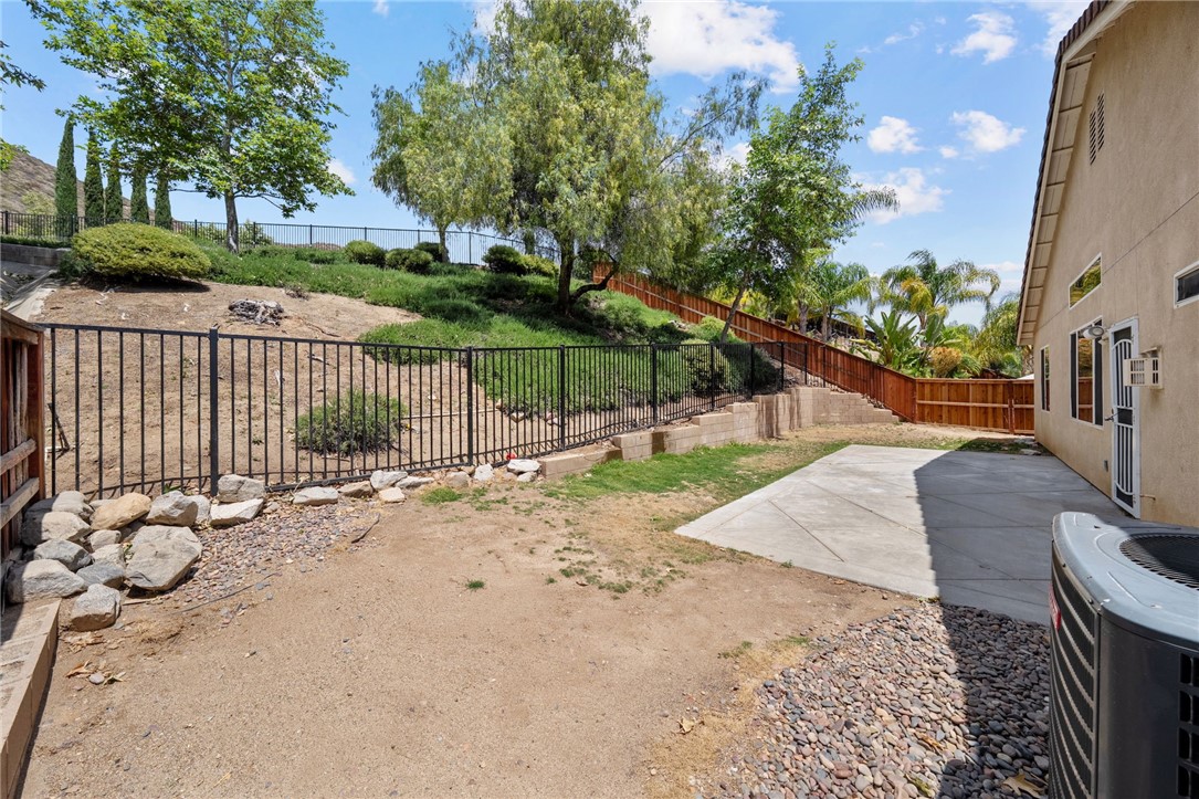 24898 Sunset Vista Avenue