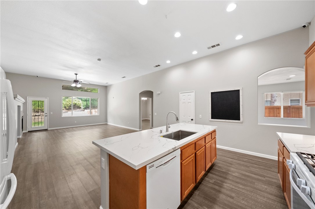 24898 Sunset Vista Avenue