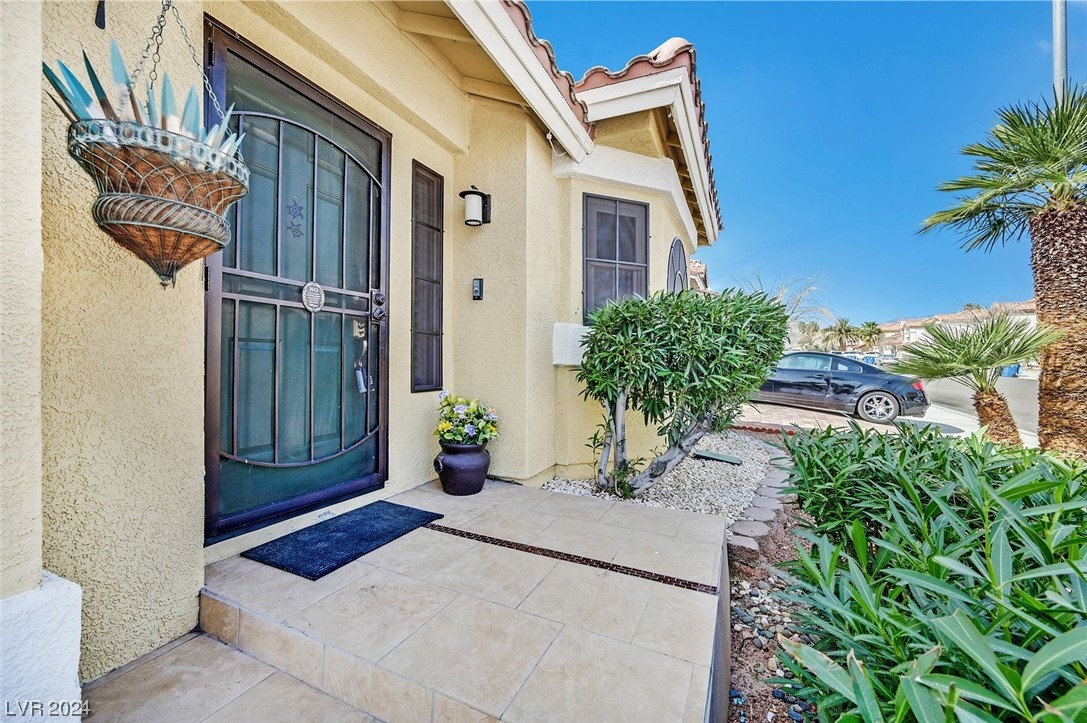 8725 Country Pines Avenue