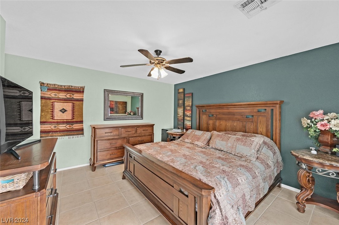 8725 Country Pines Avenue