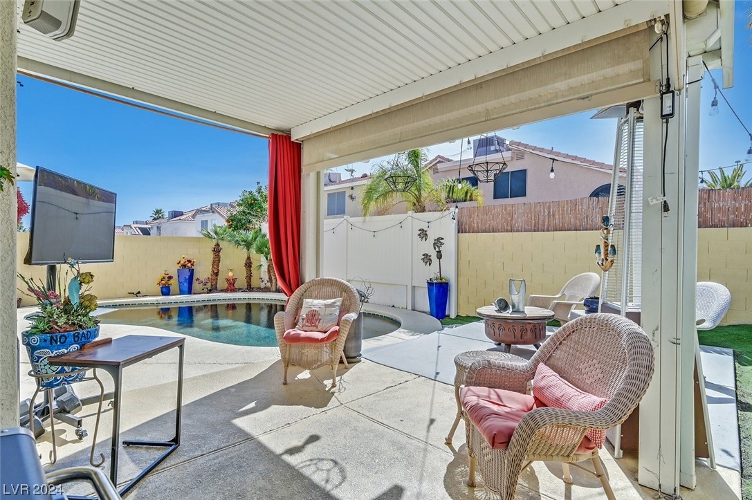 8725 Country Pines Avenue