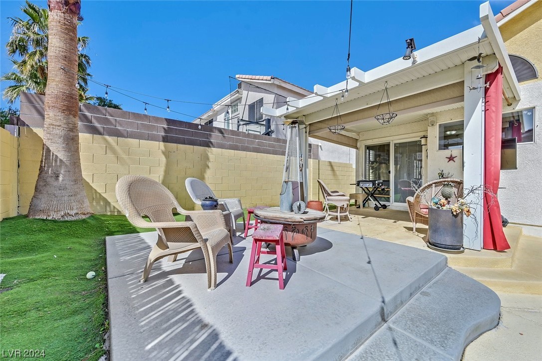 8725 Country Pines Avenue