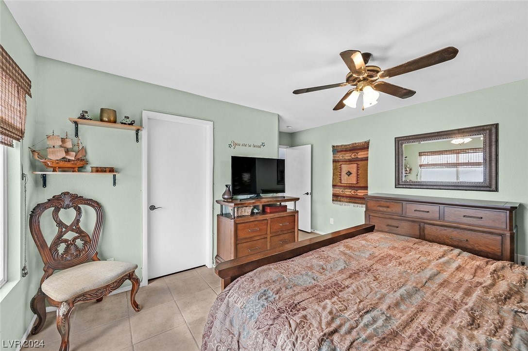 8725 Country Pines Avenue