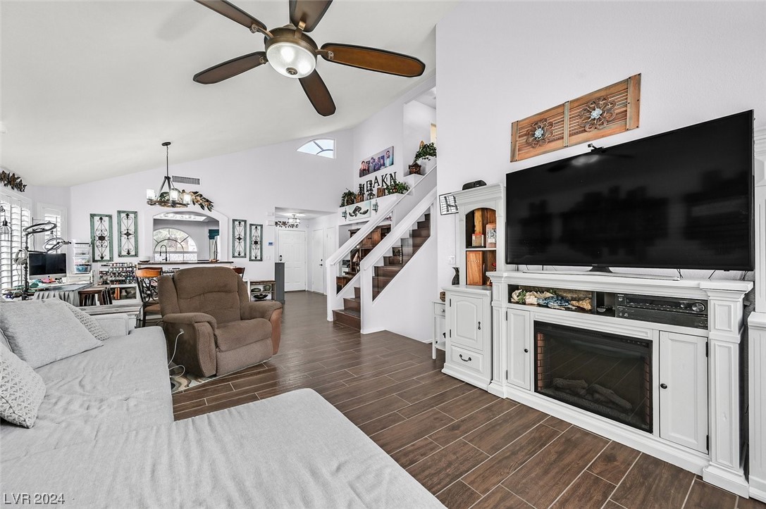 8725 Country Pines Avenue