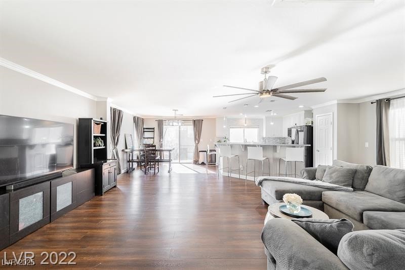 9761 Splendor Sky Avenue