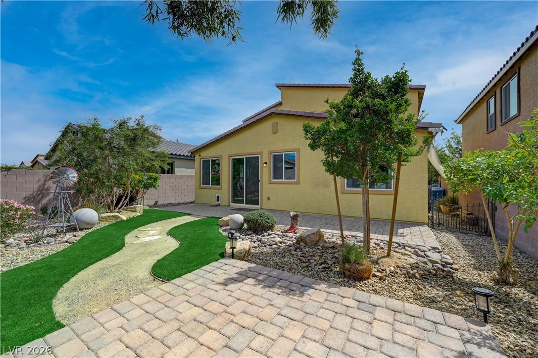 4420 Stardusk Falls Avenue