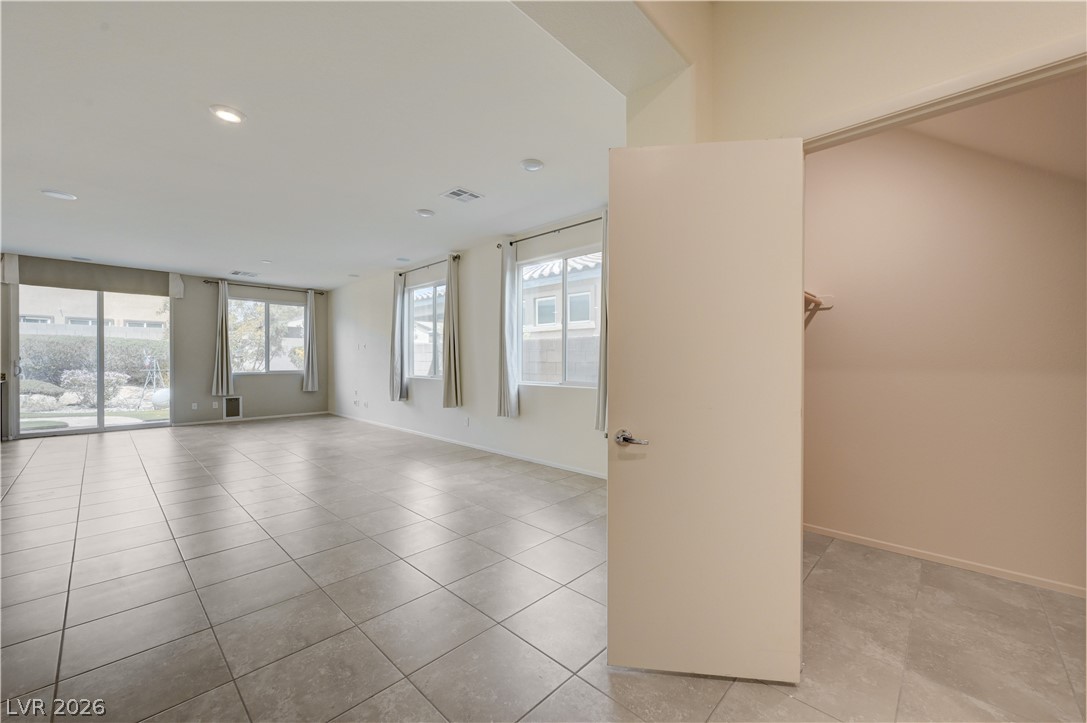 4420 Stardusk Falls Avenue